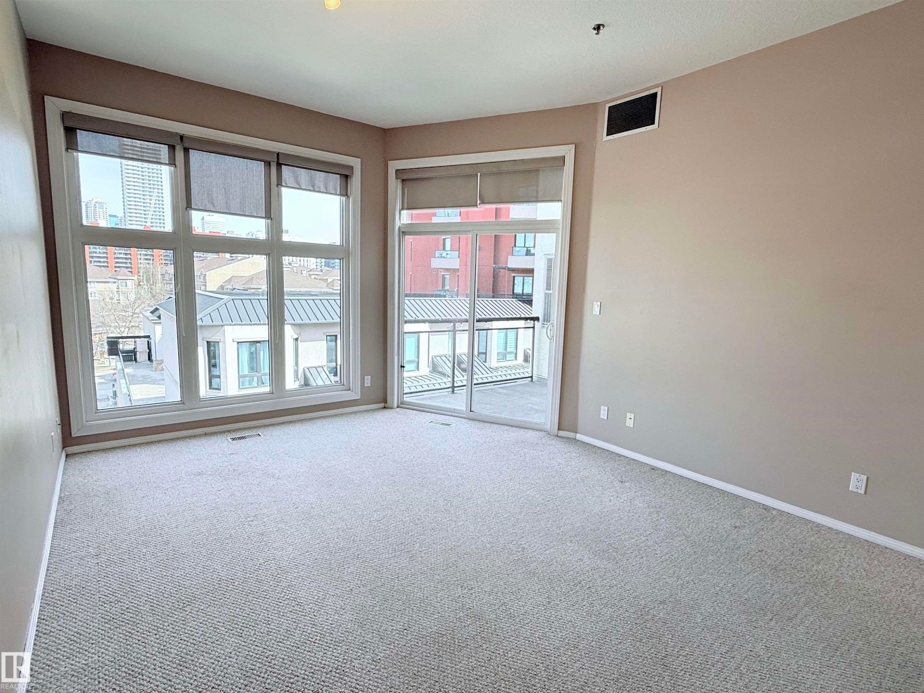 #513 10147 112 St Nw, Edmonton, AB - Indoor Photo Showing Other Room