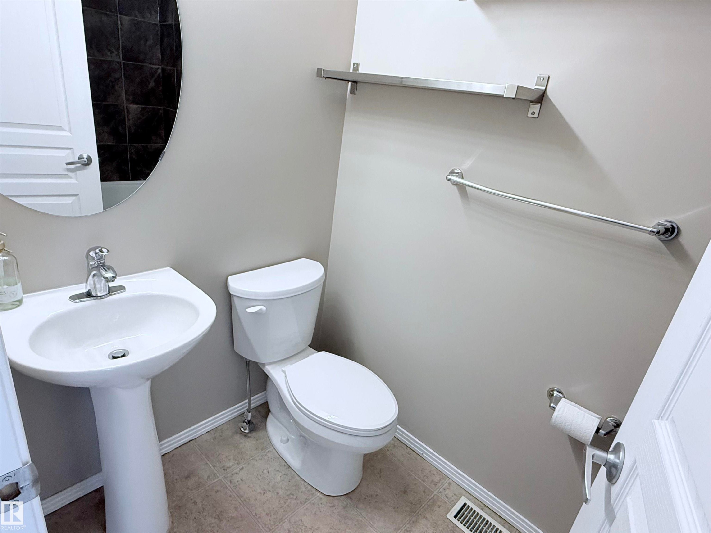 #513 10147 112 St Nw, Edmonton, AB - Indoor Photo Showing Bathroom