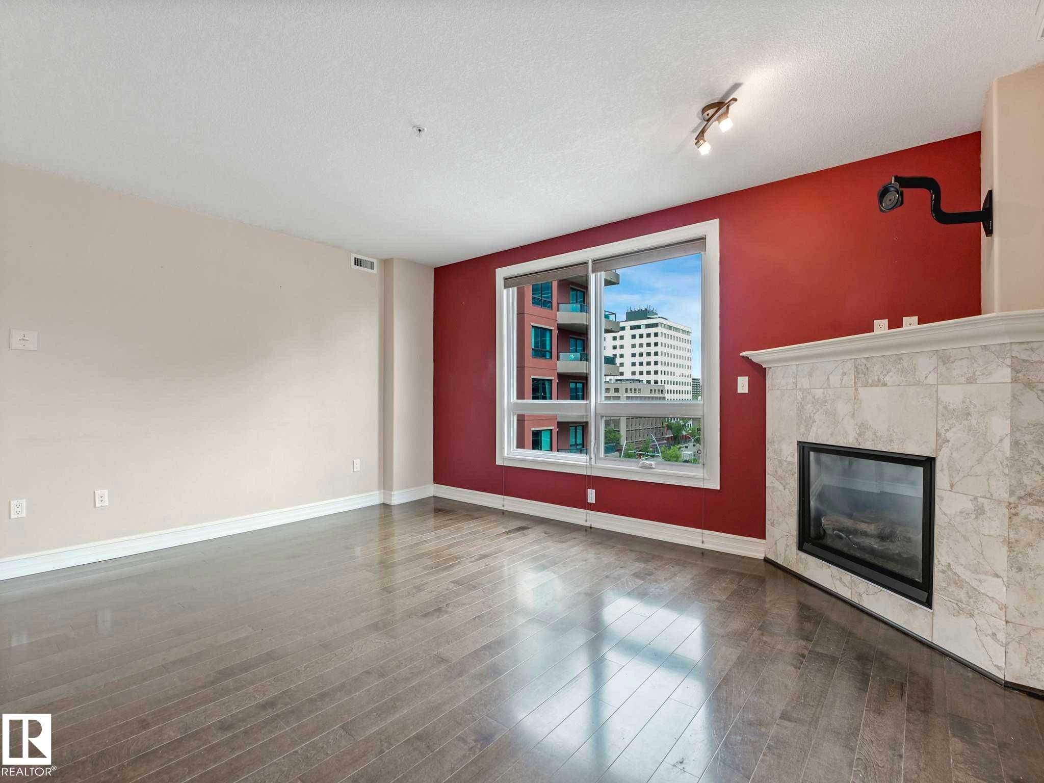 609 10142 111 Street, Edmonton, AB