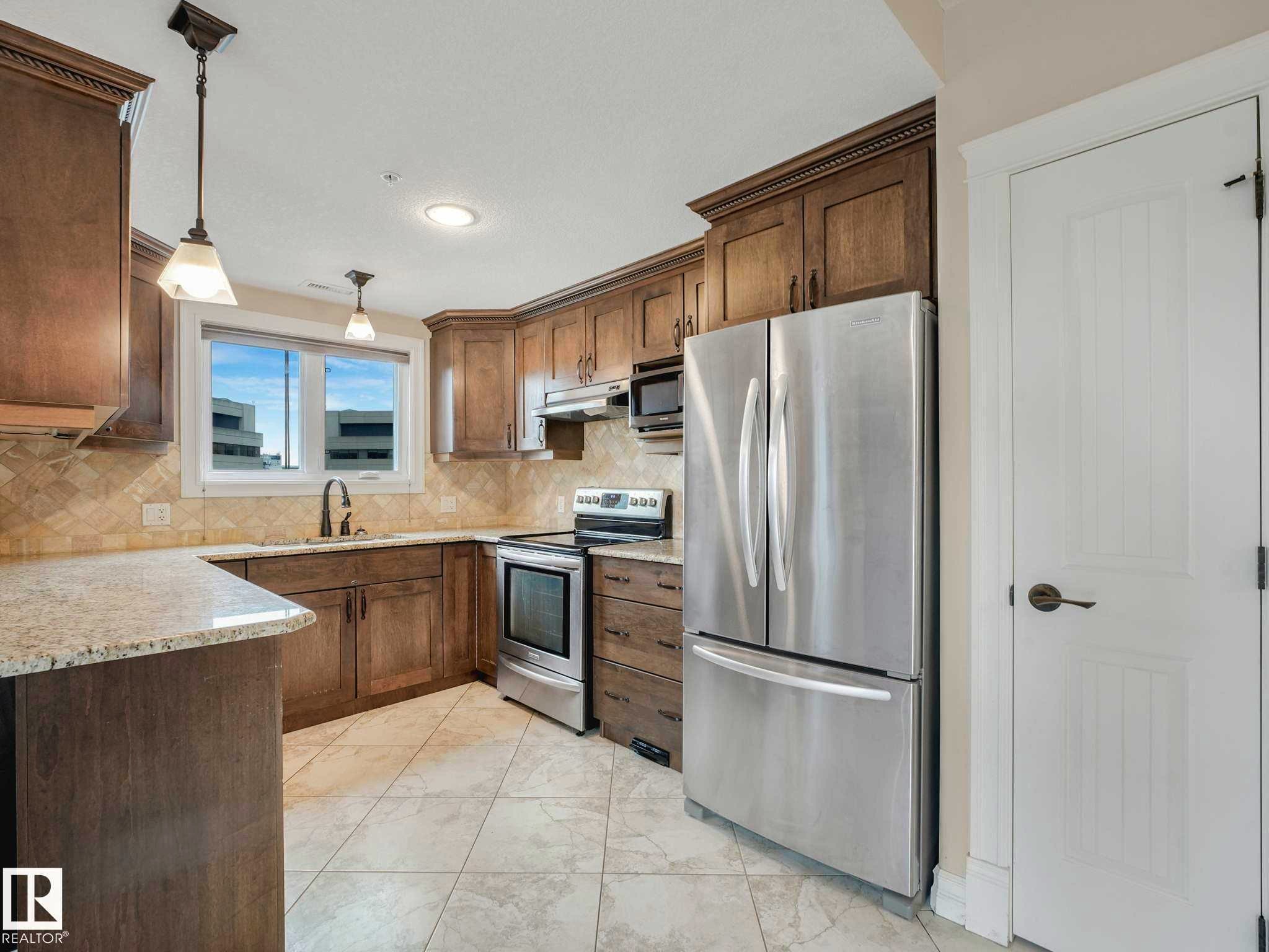 609 10142 111 Street, Edmonton, AB
