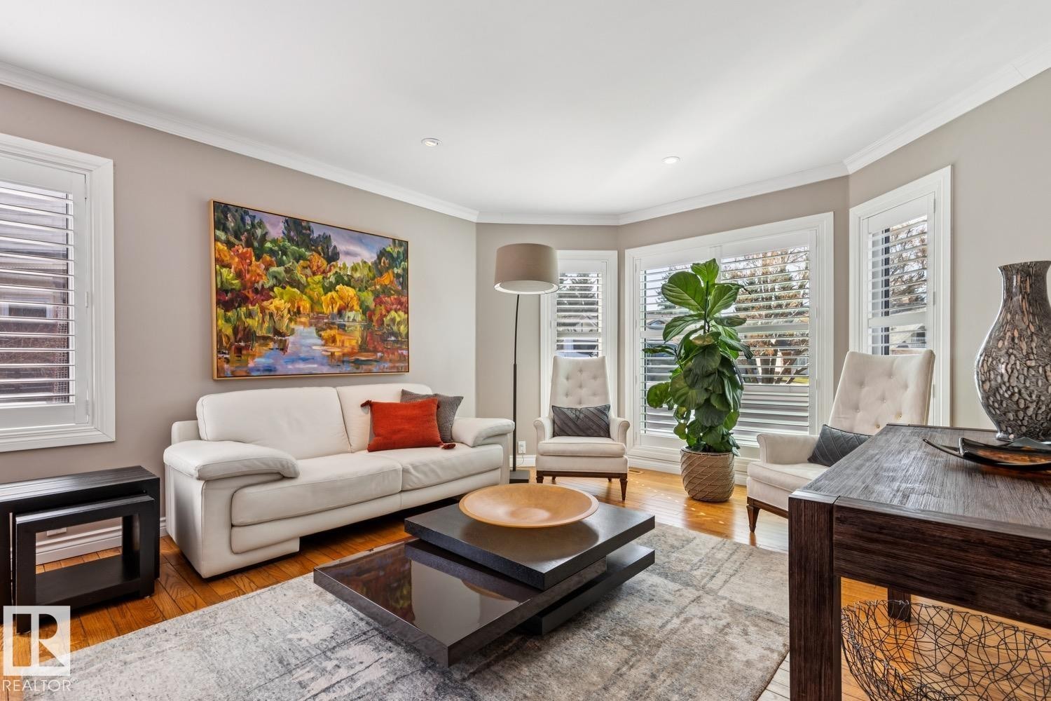 701 Romaniuk Road, Edmonton, AB - Indoor Photo Showing Living Room
