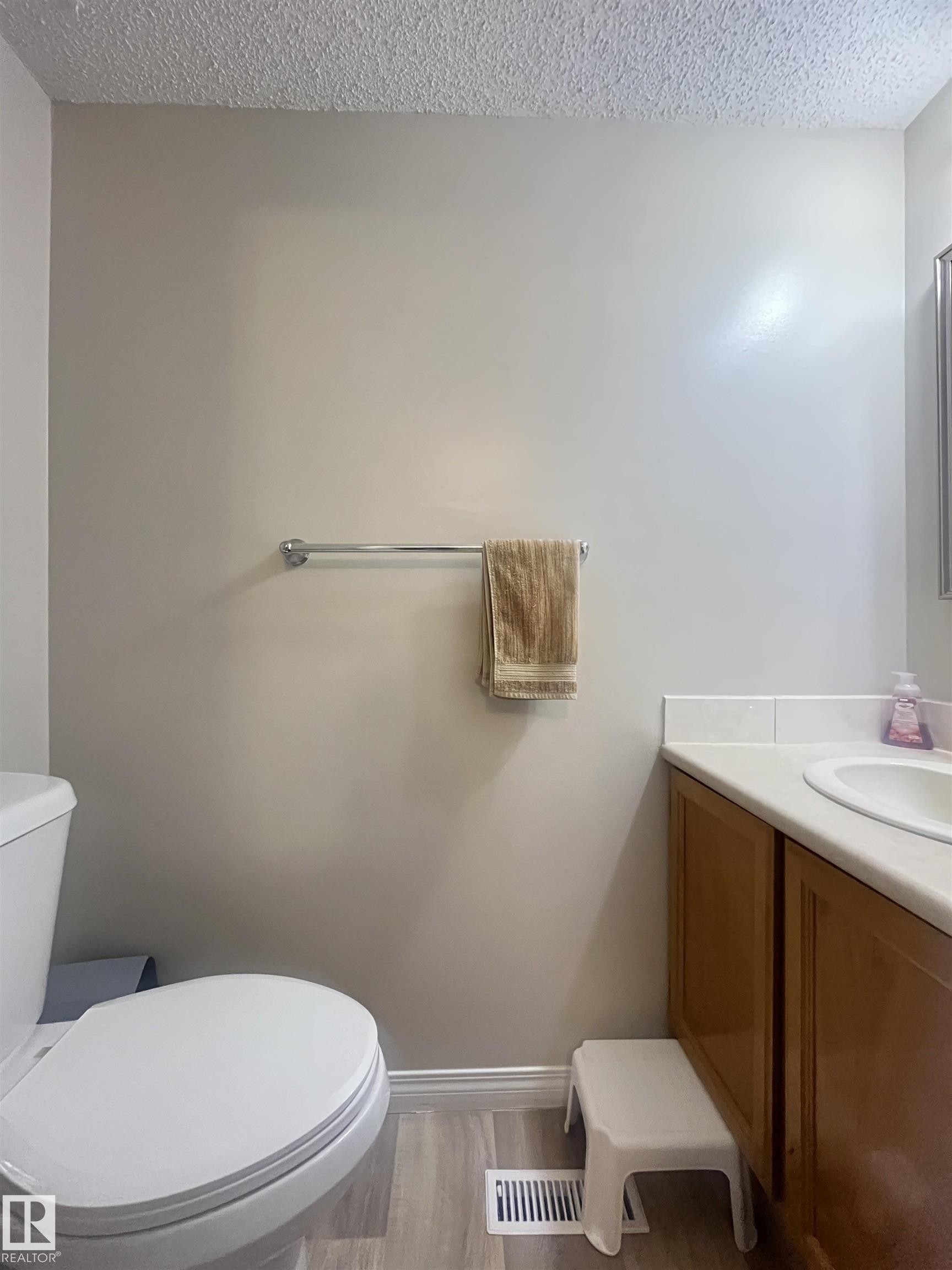 18160 96 Avenue, Edmonton, AB - Indoor Photo Showing Bathroom