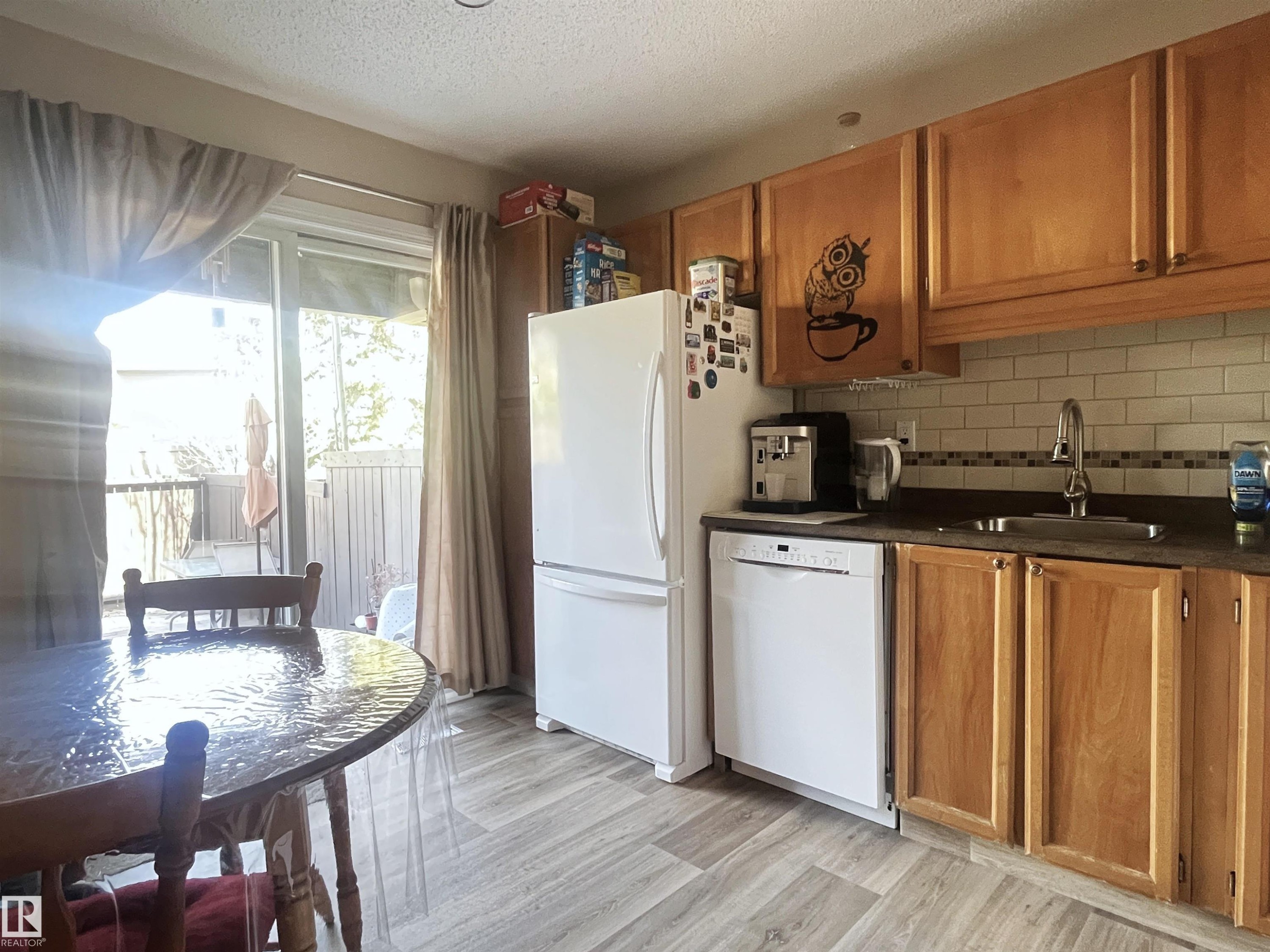 18160 96 Avenue, Edmonton, AB - Indoor Photo Showing Kitchen