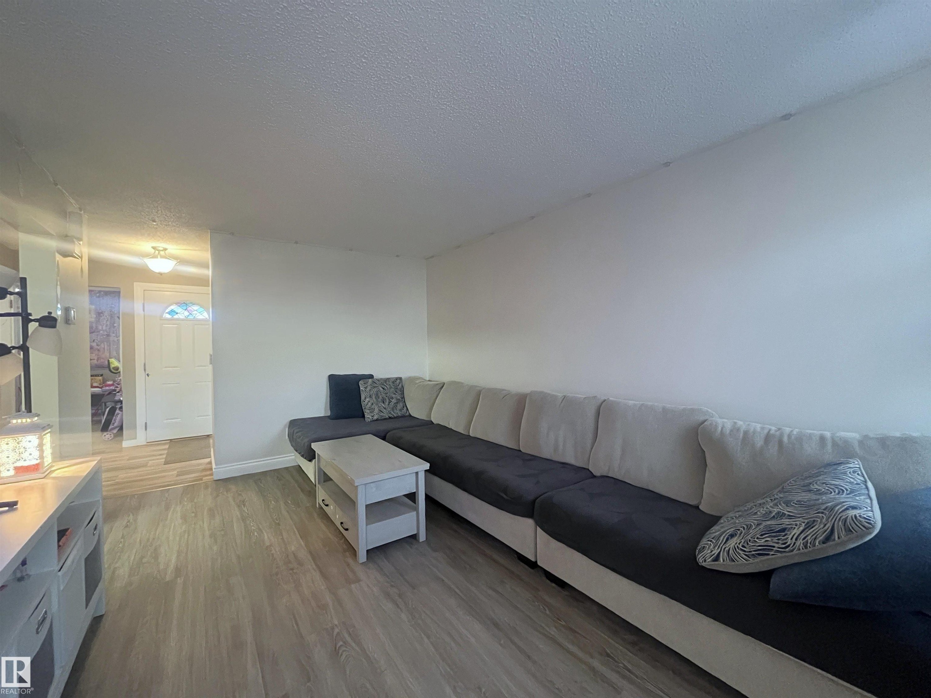 18160 96 Avenue, Edmonton, AB - Indoor