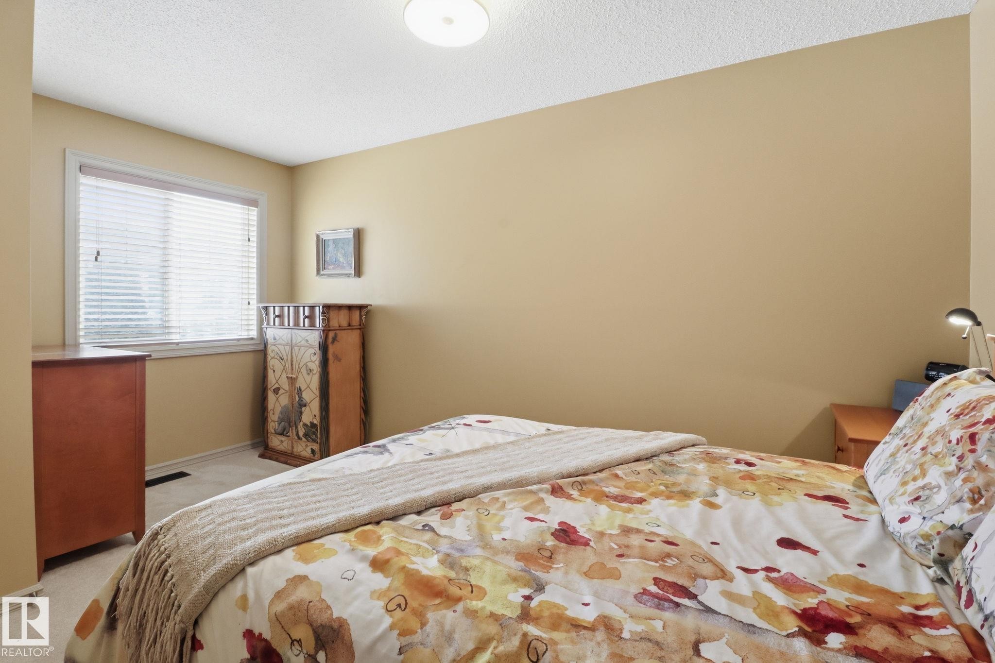8311 11 Avenue, Edmonton, AB - Indoor Photo Showing Bedroom