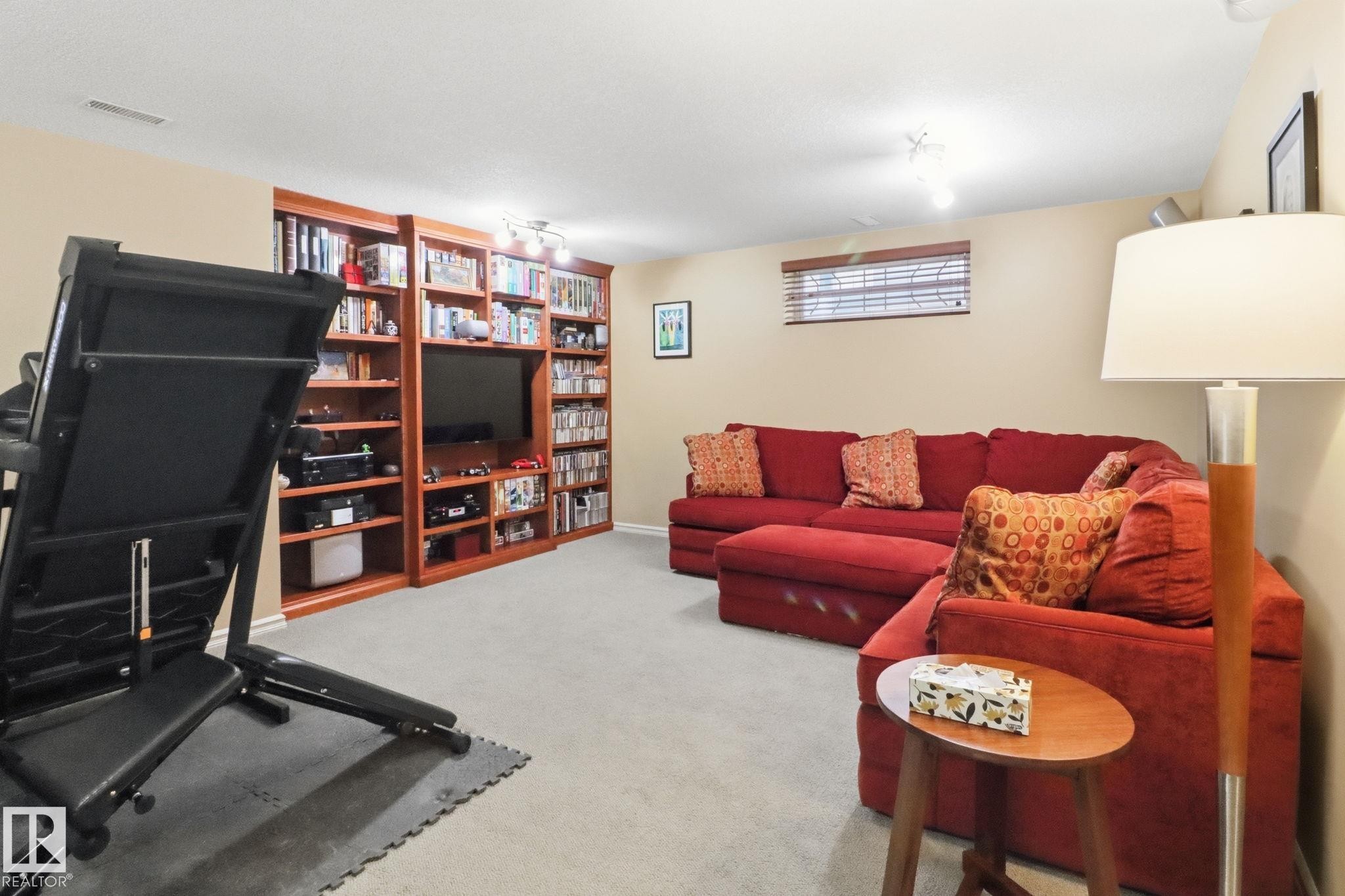 8311 11 Avenue, Edmonton, AB - Indoor