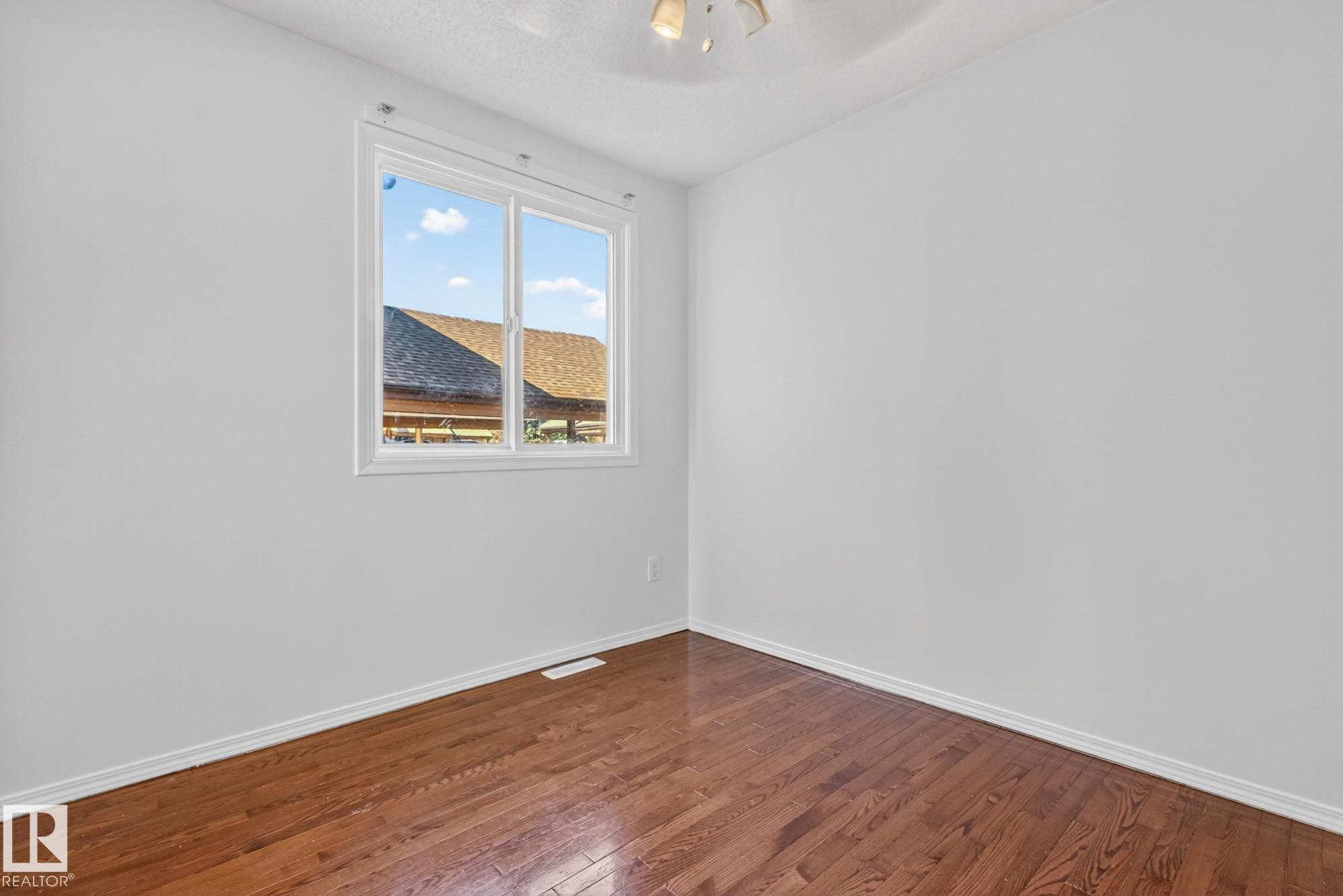 18625 66 Avenue, Edmonton, AB - Indoor Photo Showing Other Room