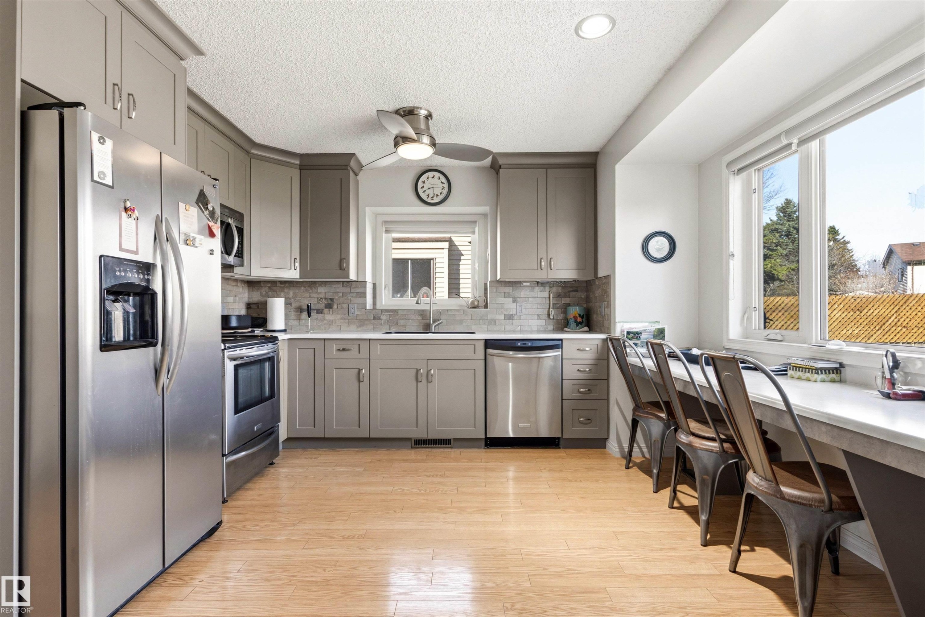 18216 98A Avenue, Edmonton, AB - Indoor Photo Showing Kitchen With Upgraded Kitchen