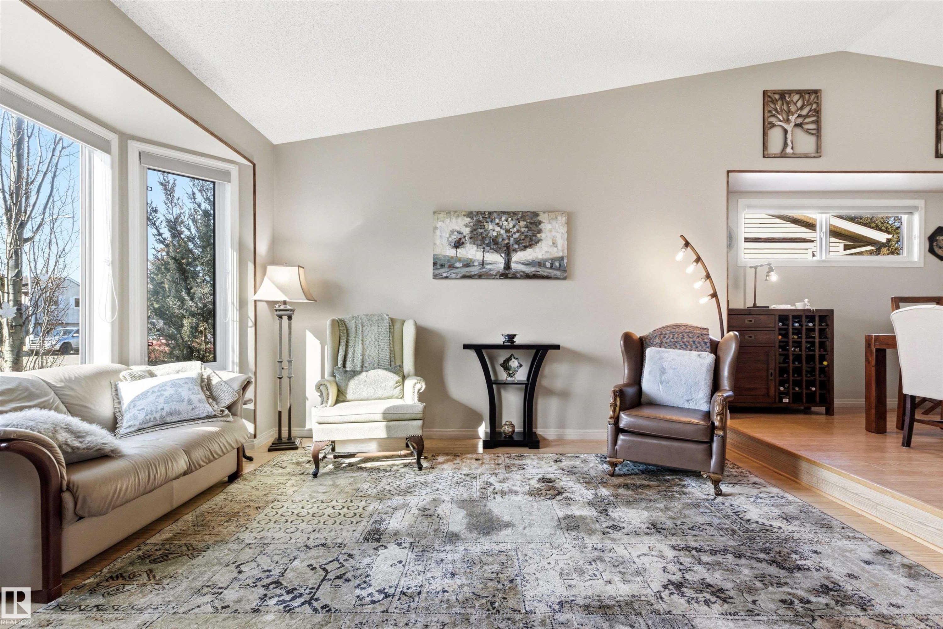 18216 98A Avenue, Edmonton, AB - Indoor Photo Showing Living Room