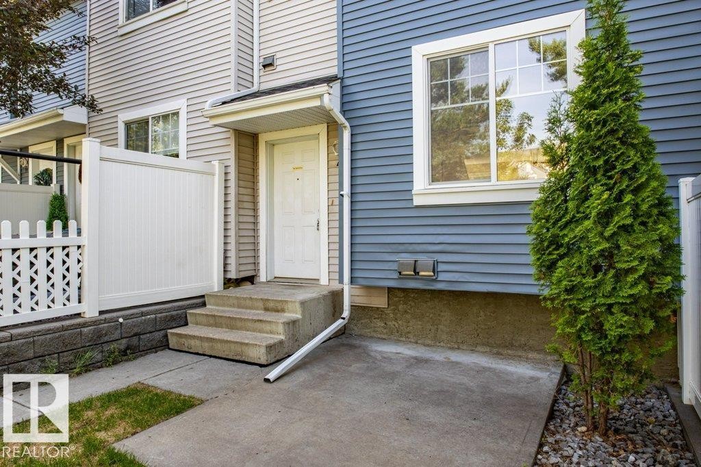 41 8304 11 Avenue, Edmonton, AB - Outdoor