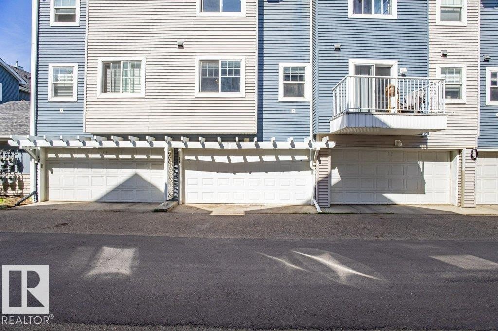 41 8304 11 Avenue, Edmonton, AB - Outdoor