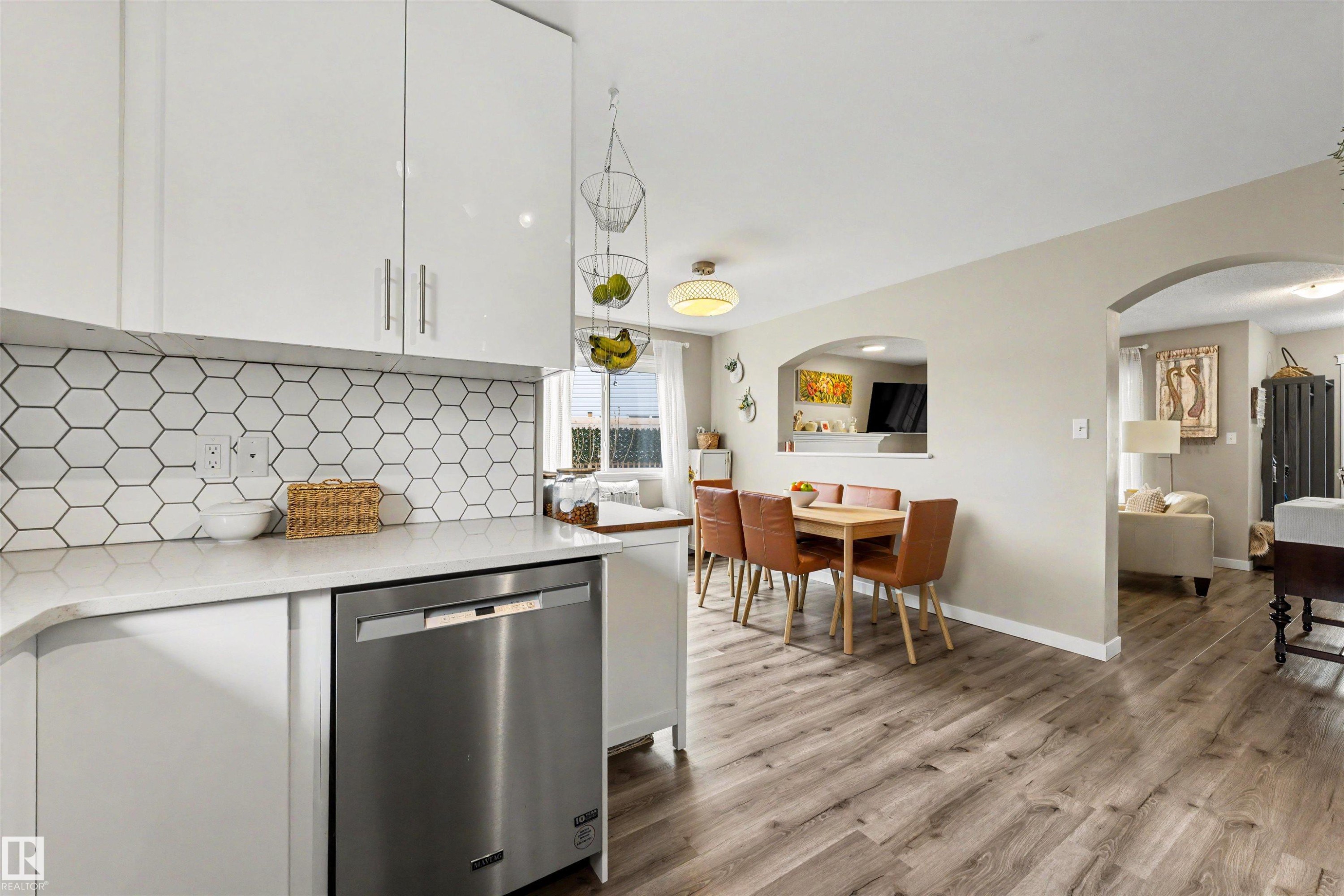 5432 203 Street, Edmonton, AB - Indoor
