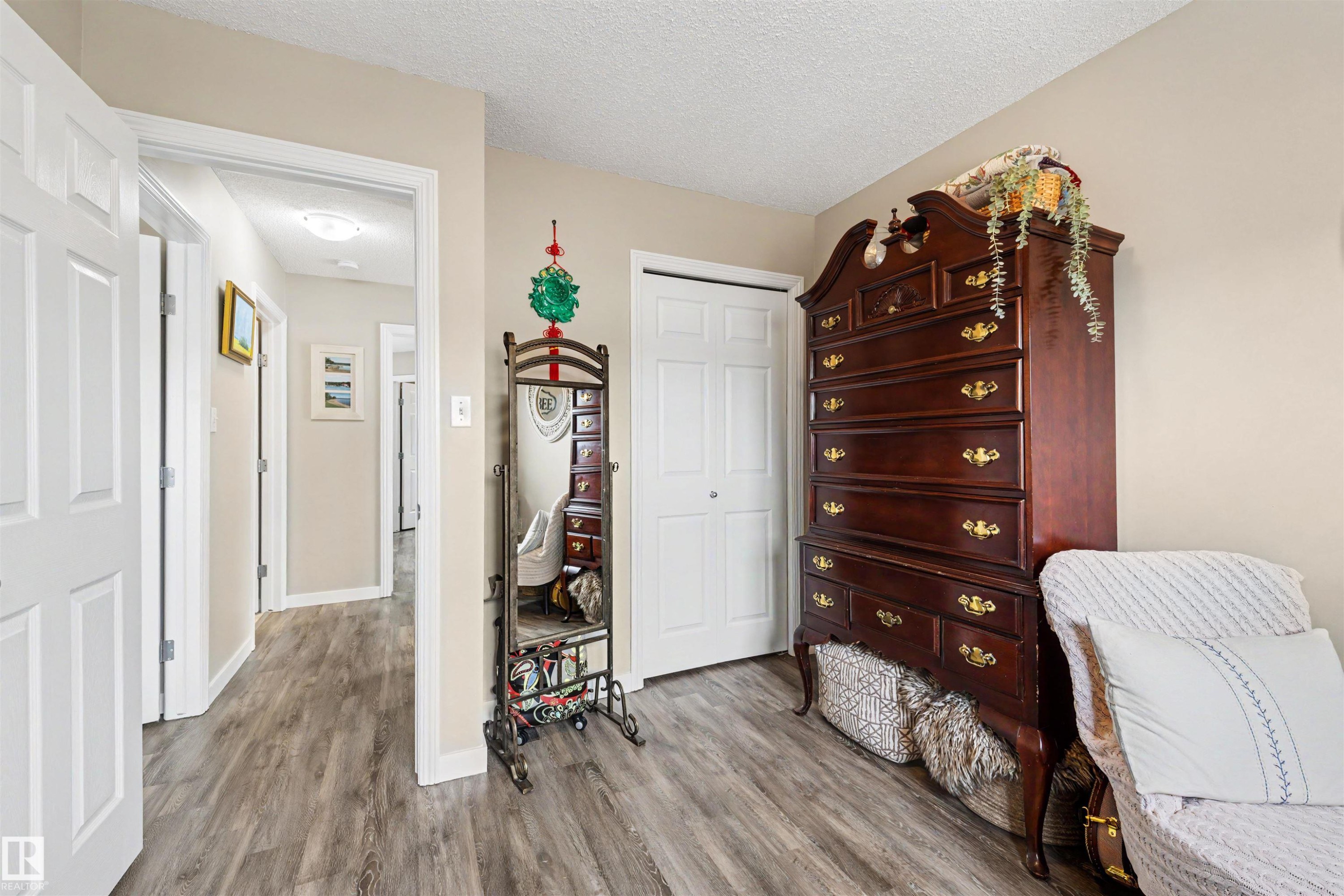 5432 203 Street, Edmonton, AB - Indoor