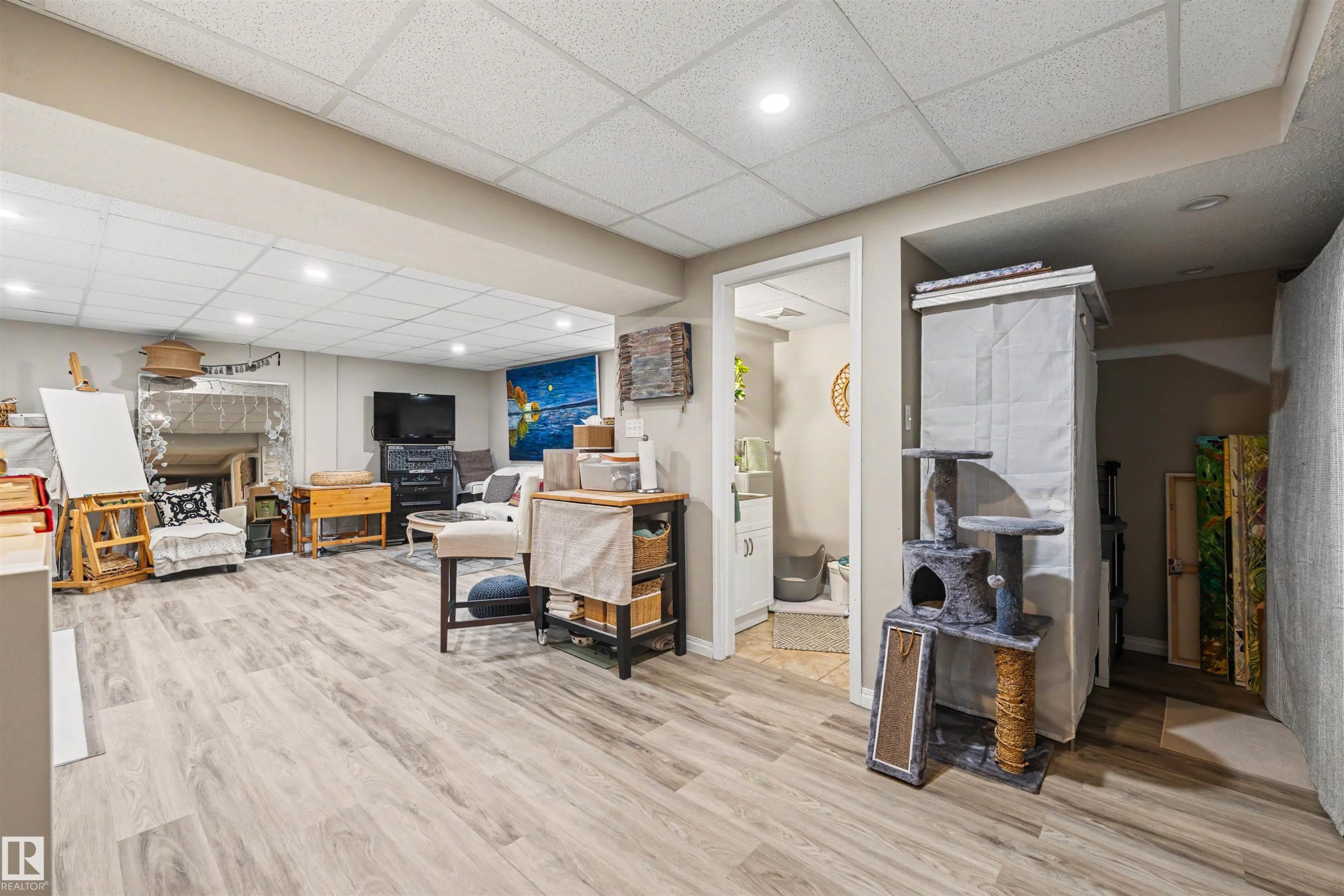 5432 203 Street, Edmonton, AB - Indoor