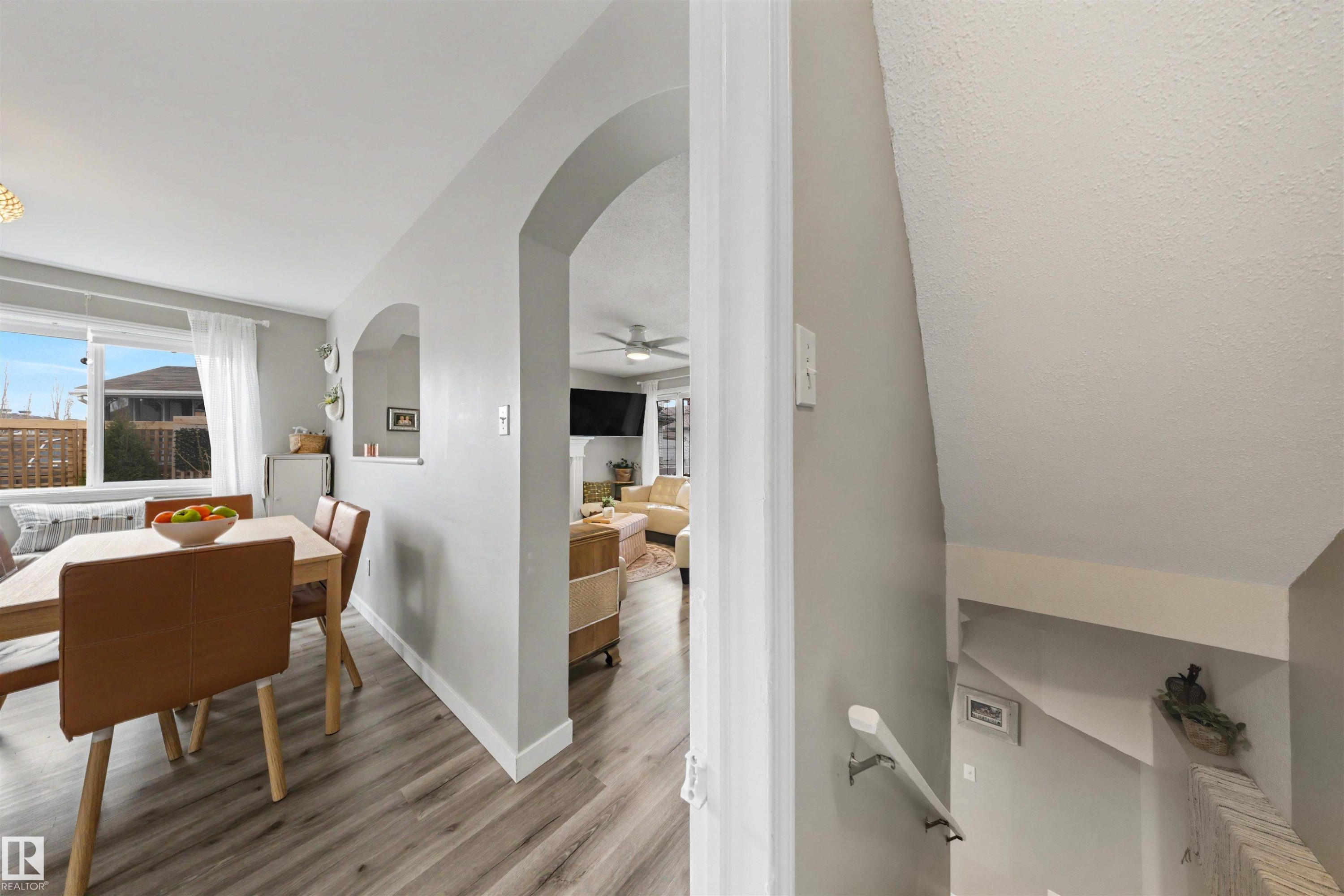 5432 203 Street, Edmonton, AB - Indoor