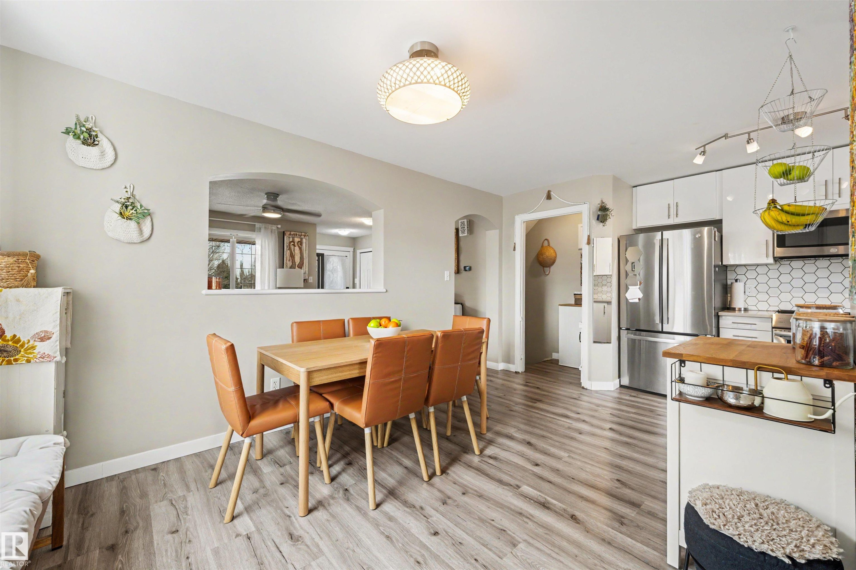 5432 203 Street, Edmonton, AB - Indoor Photo Showing Dining Room