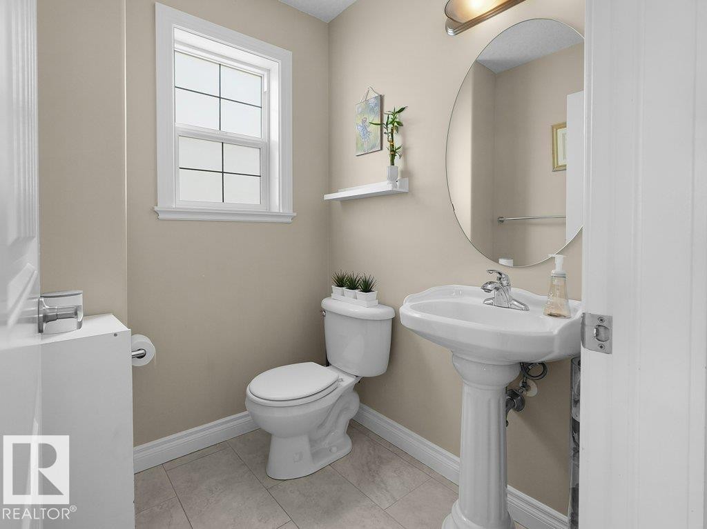 1476 Mcmillian Way, Edmonton, AB - Indoor Photo Showing Bathroom