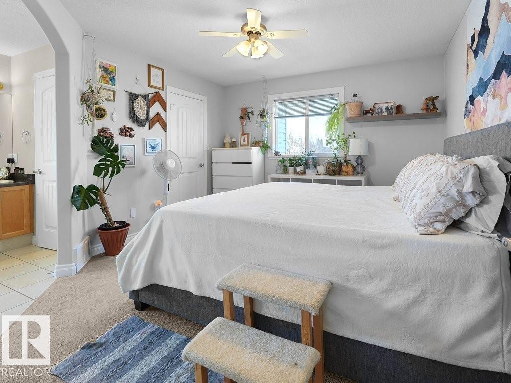 1476 Mcmillian Way, Edmonton, AB - Indoor Photo Showing Bedroom