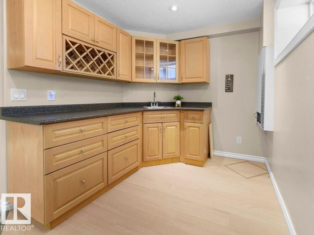 1476 Mcmillian Way, Edmonton, AB - Indoor