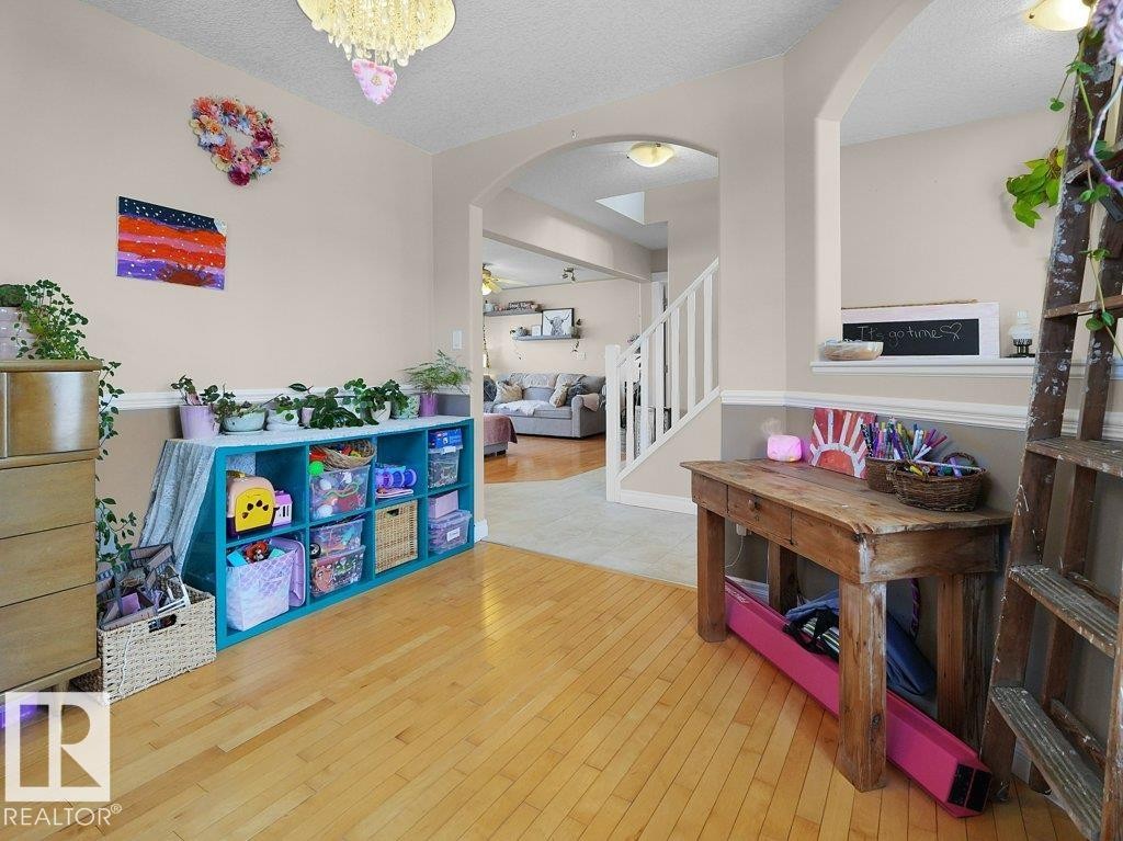 1476 Mcmillian Way, Edmonton, AB - Indoor Photo Showing Other Room