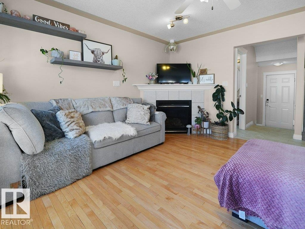 1476 Mcmillian Way, Edmonton, AB - Indoor With Fireplace