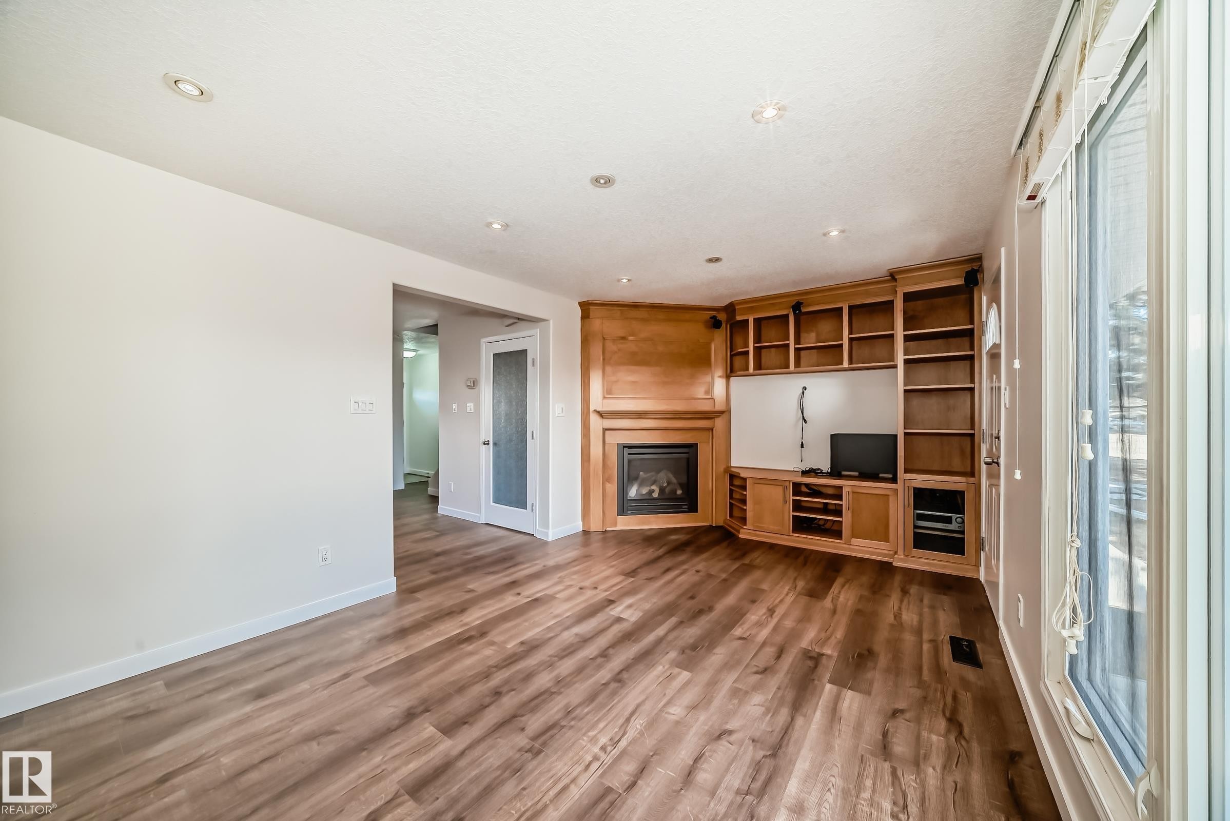 3139 109 Street, Edmonton, AB - Indoor With Fireplace
