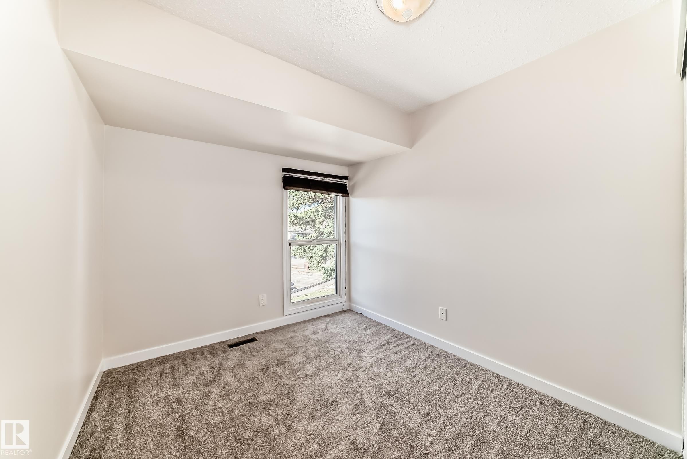 3139 109 Street, Edmonton, AB - Indoor Photo Showing Other Room