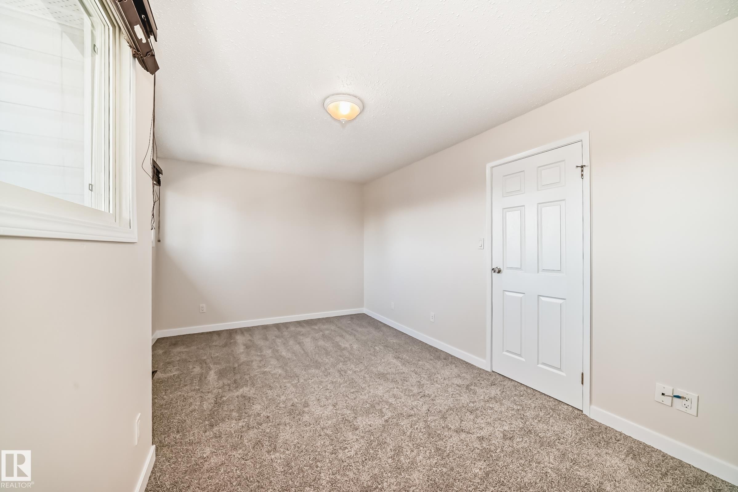 3139 109 Street, Edmonton, AB - Indoor Photo Showing Other Room