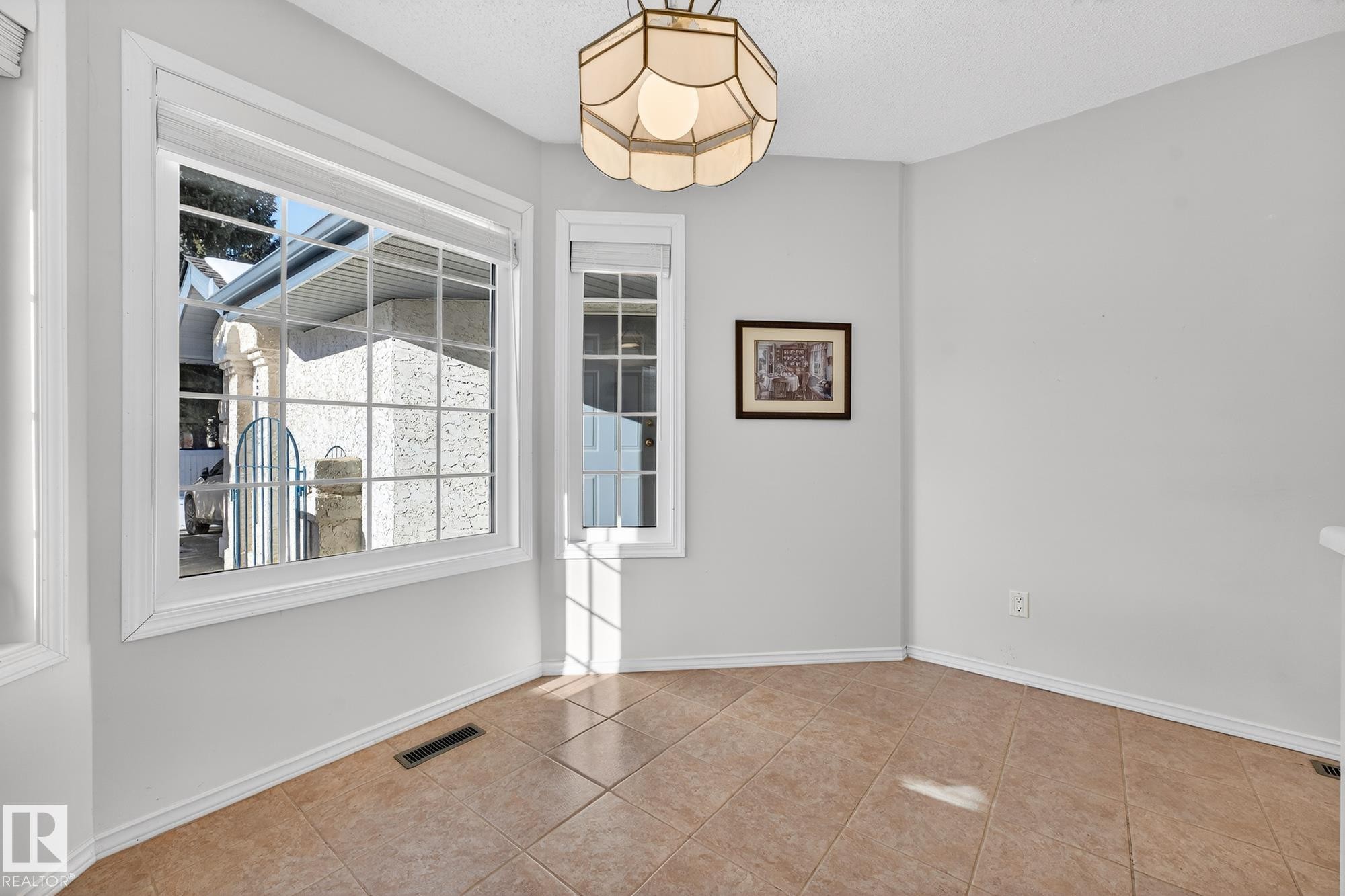 156 Oeming Road, Edmonton, AB - Indoor Photo Showing Other Room