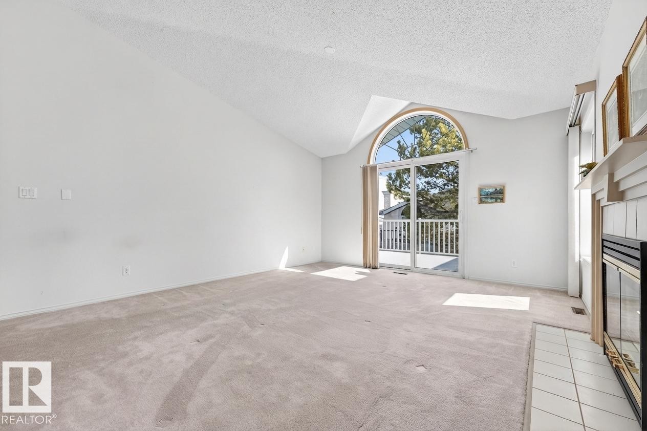 156 Oeming Road, Edmonton, AB - Indoor Photo Showing Other Room