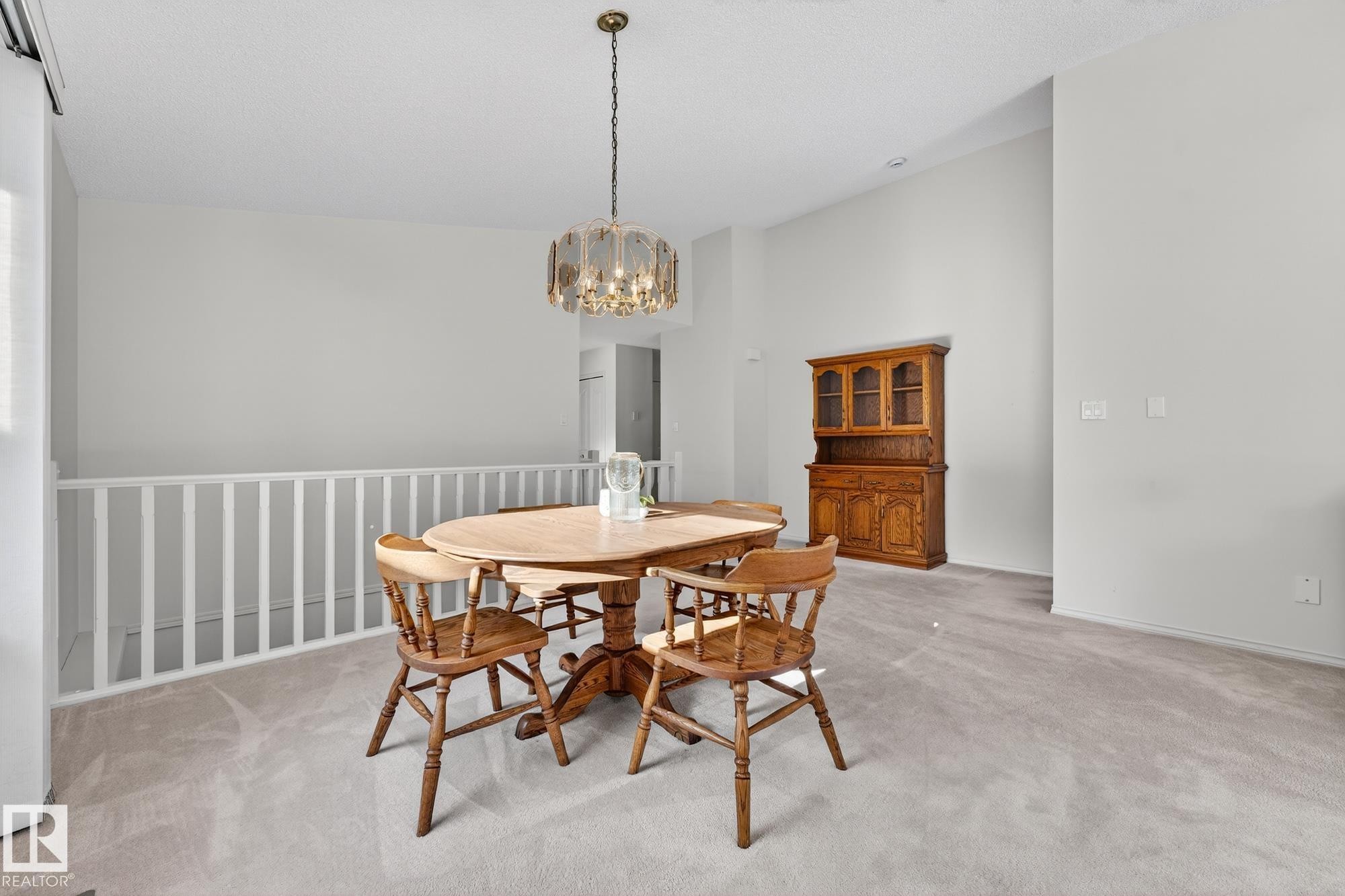 156 Oeming Road, Edmonton, AB - Indoor Photo Showing Dining Room