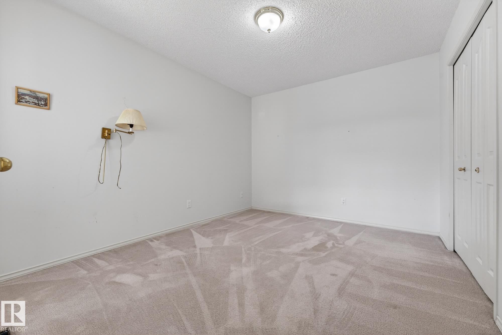 156 Oeming Road, Edmonton, AB - Indoor Photo Showing Other Room