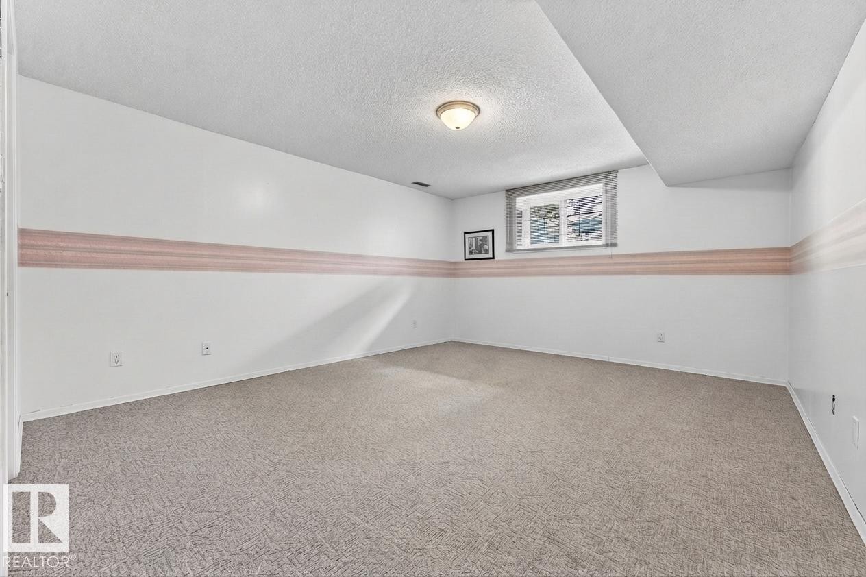 156 Oeming Road, Edmonton, AB - Indoor Photo Showing Other Room