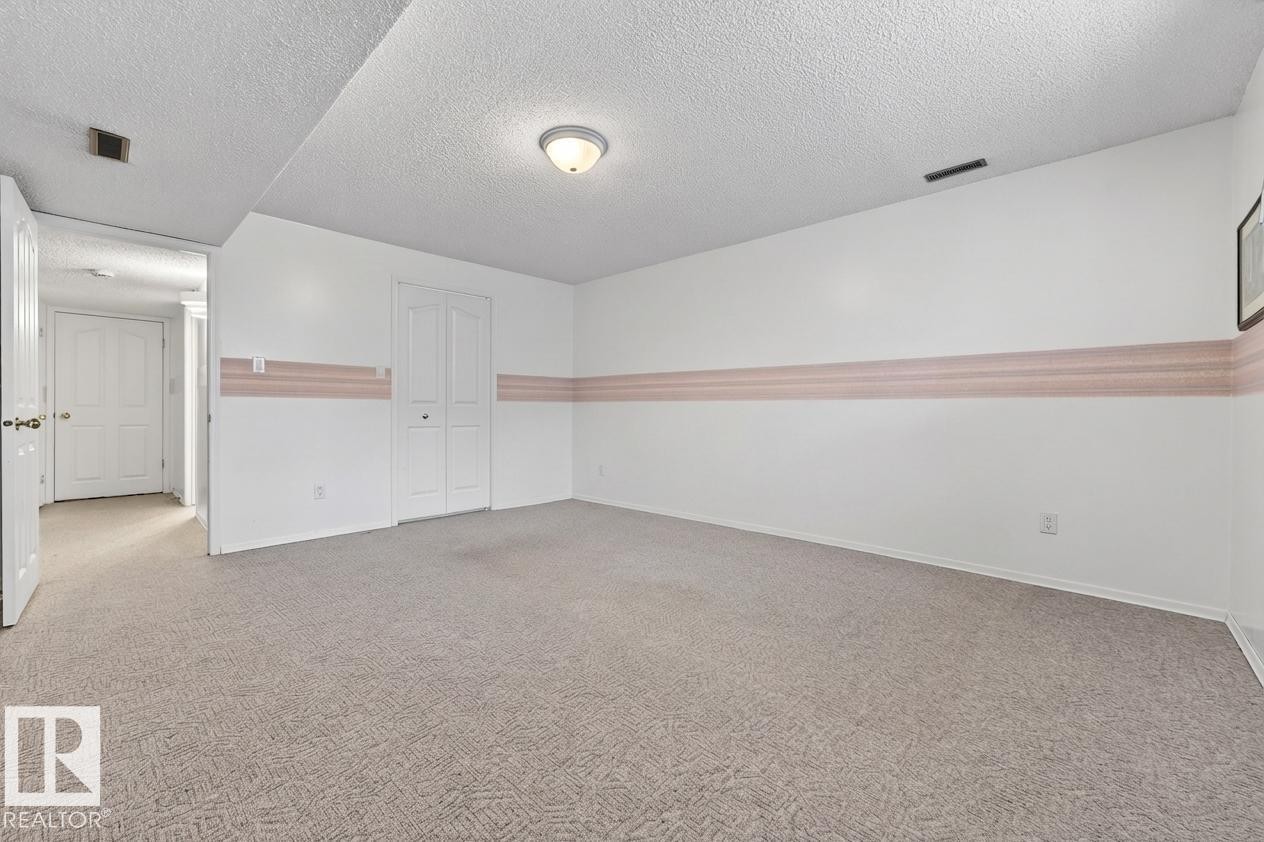 156 Oeming Road, Edmonton, AB - Indoor Photo Showing Other Room