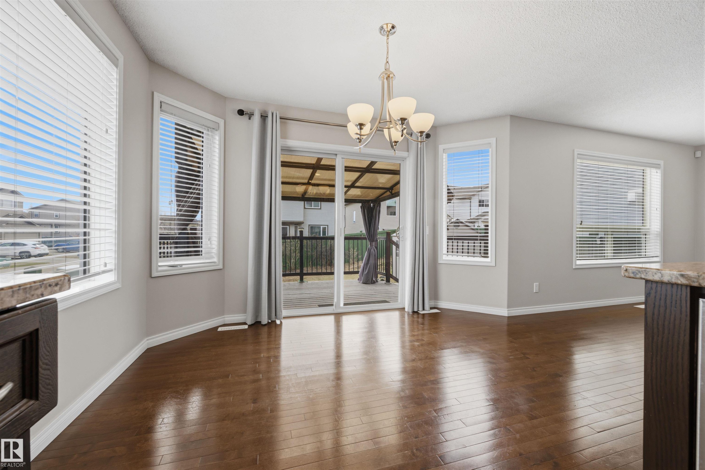 20813 96A Avenue, Edmonton, AB - Indoor