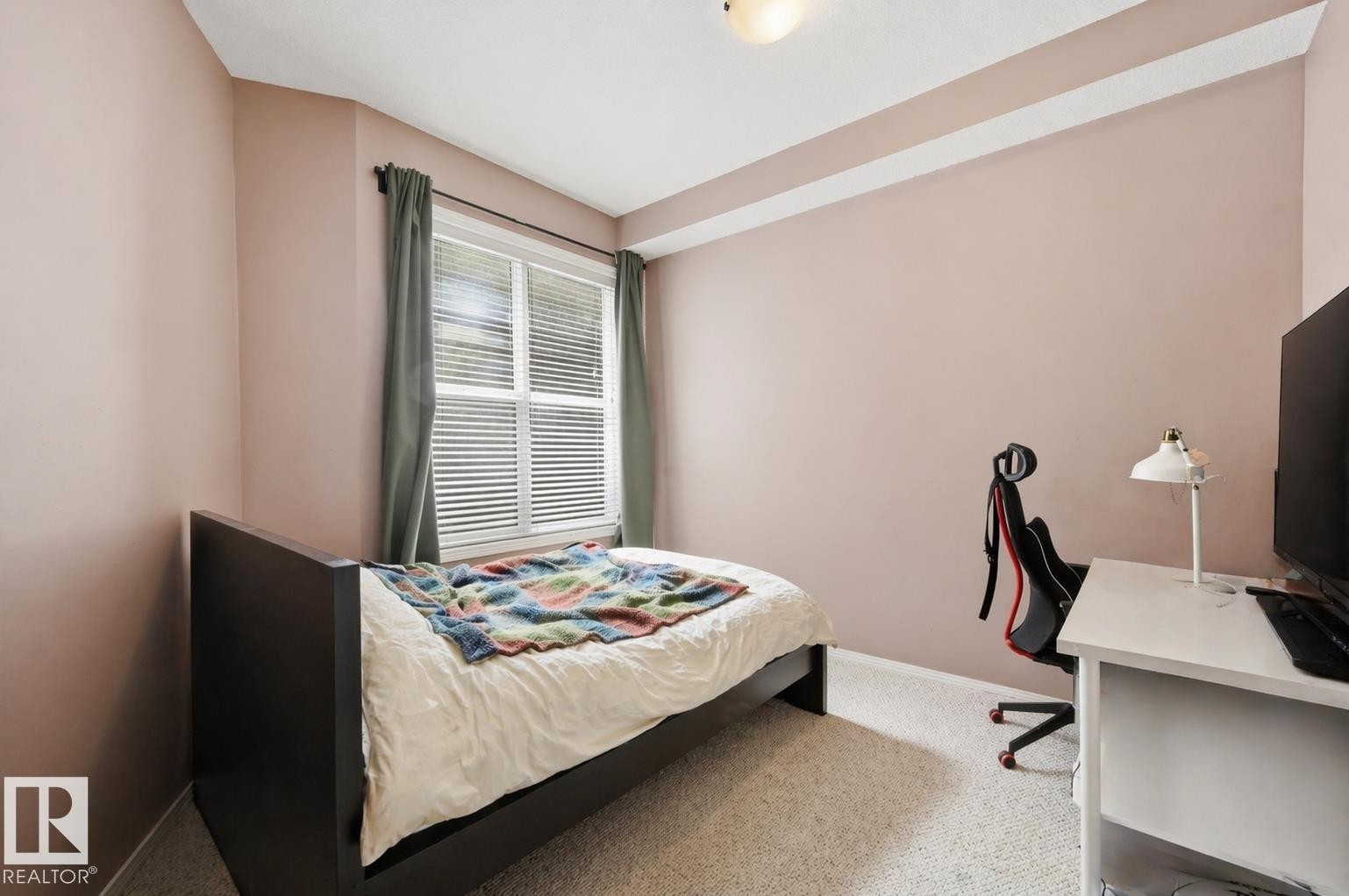 369 4823 104A Street, Edmonton, AB - Indoor Photo Showing Bedroom