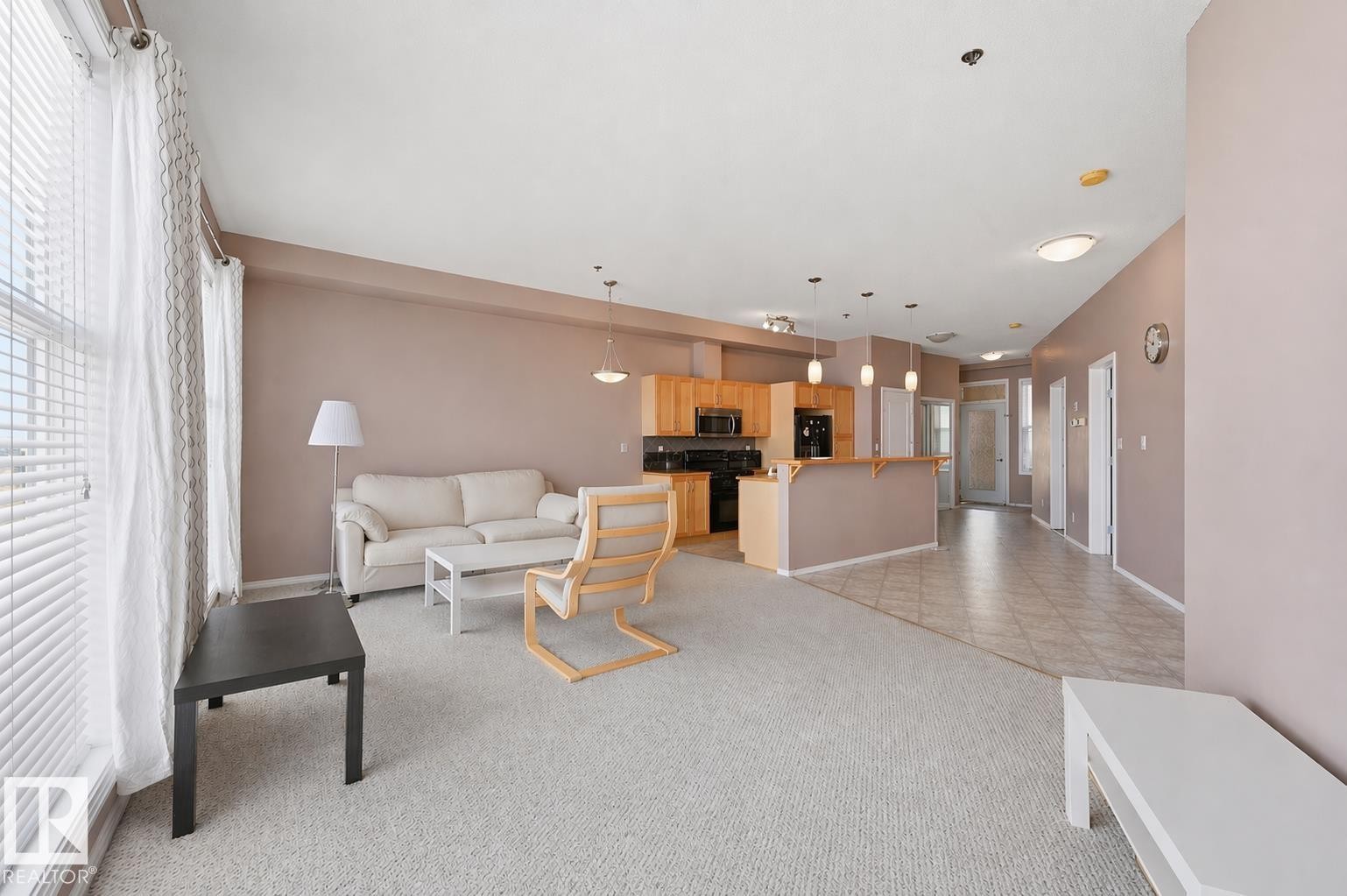 369 4823 104A Street, Edmonton, AB - Indoor Photo Showing Other Room