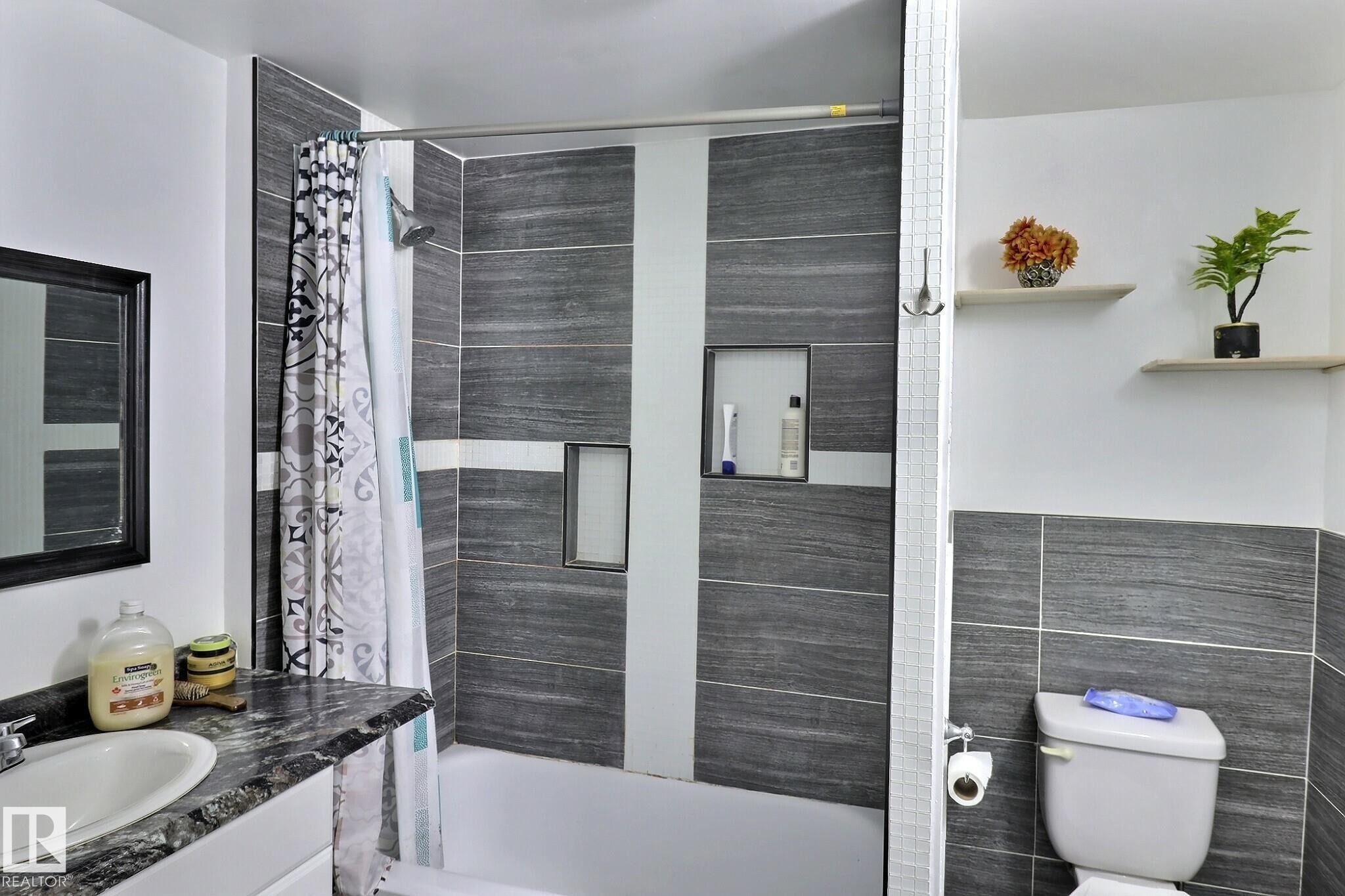 602 Evergreen Park, Edmonton, AB - Indoor Photo Showing Bathroom