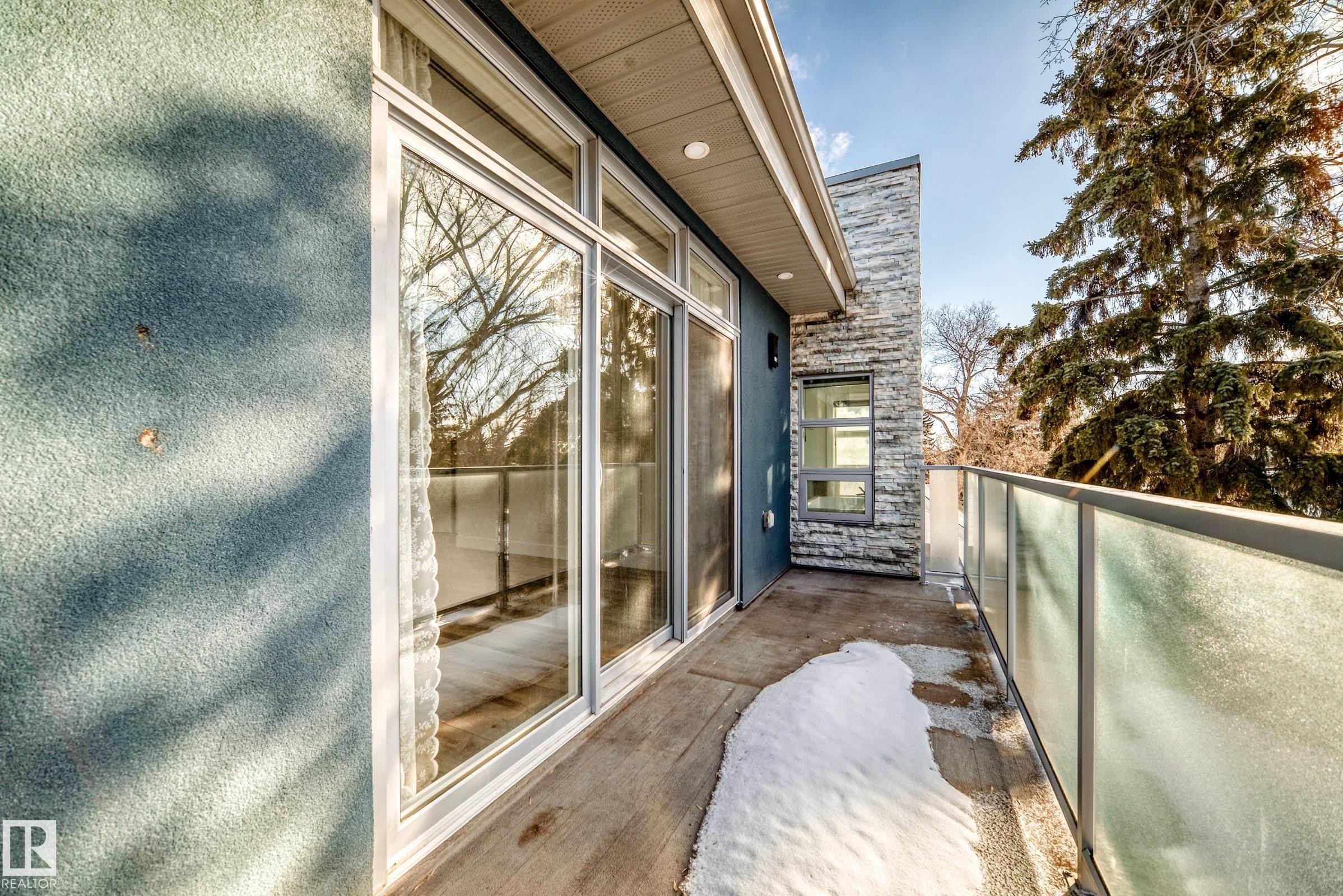 Upstairs - 10506 68 Avenue, Edmonton, AB