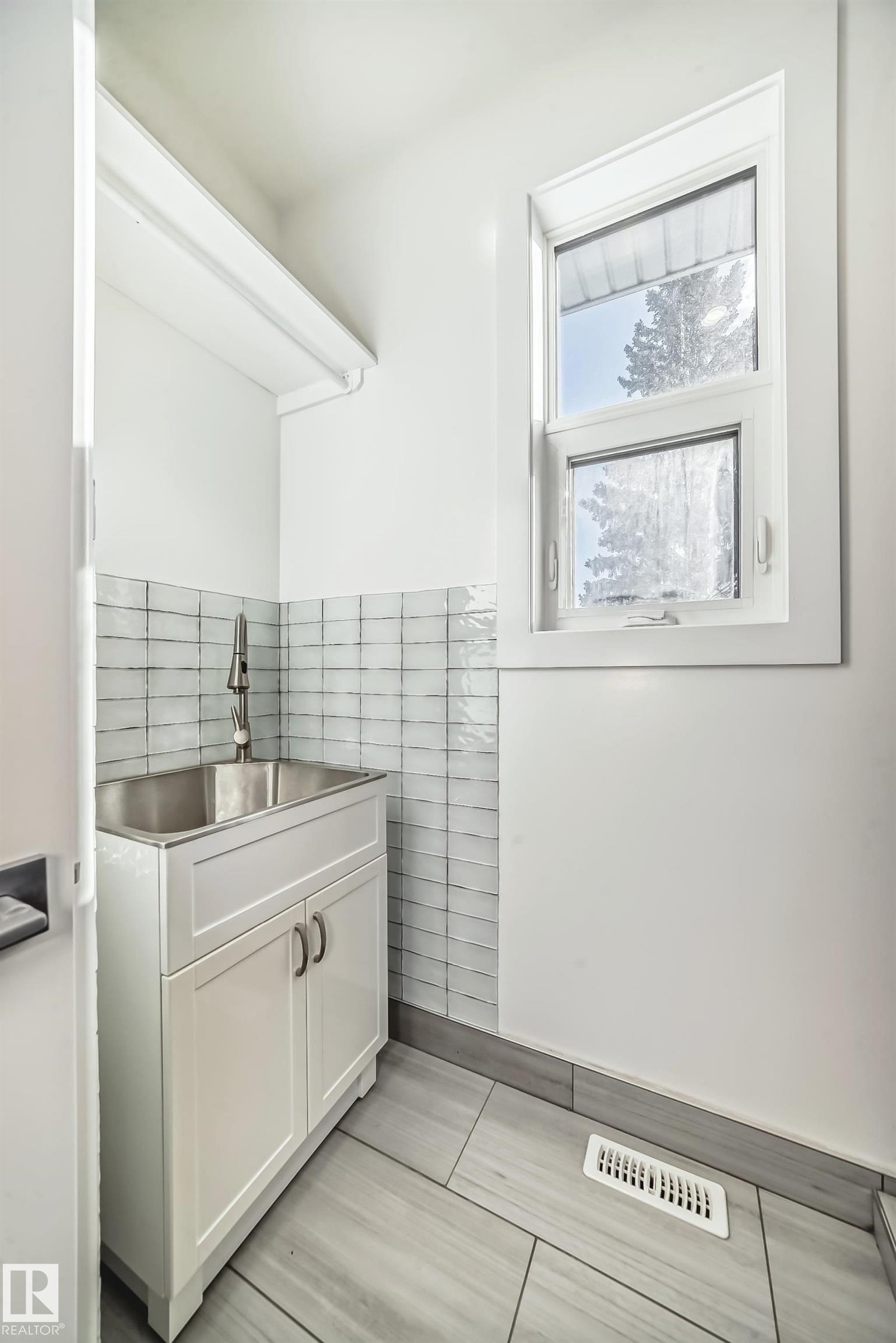10506 68 Avenue, Edmonton, AB