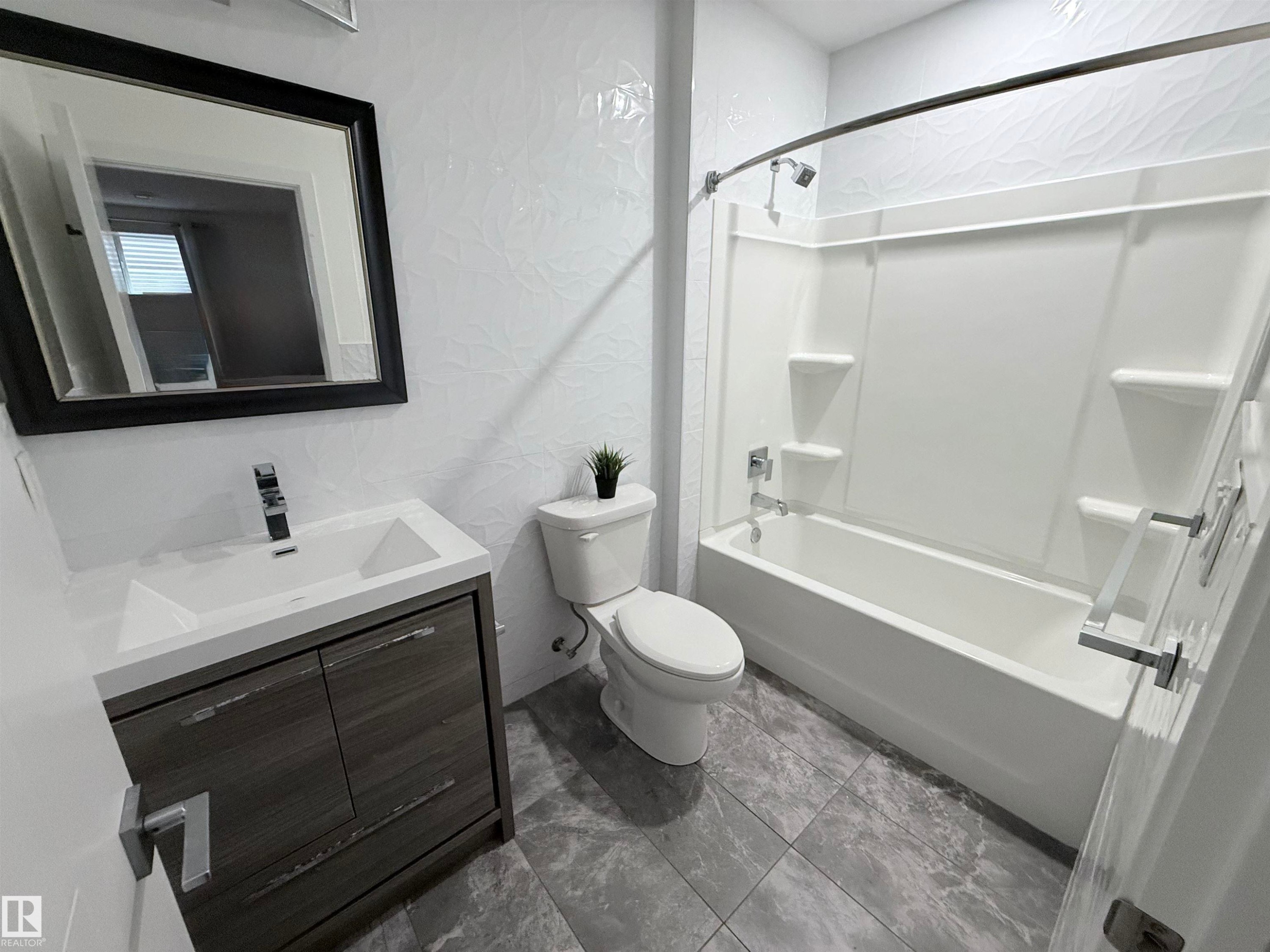 4pc en-suite - 10506 68 Avenue, Edmonton, AB