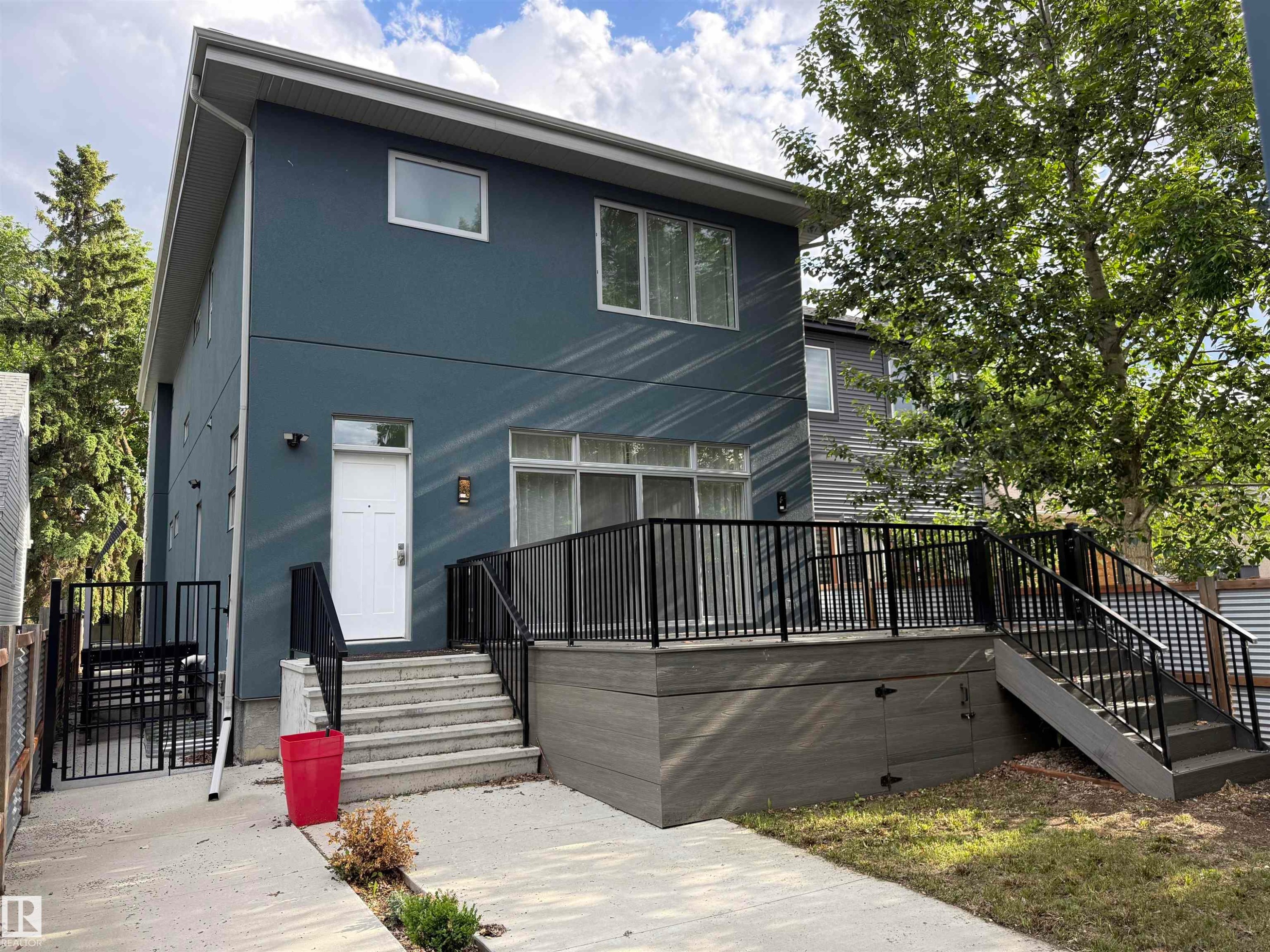 10506 68 Avenue, Edmonton, AB