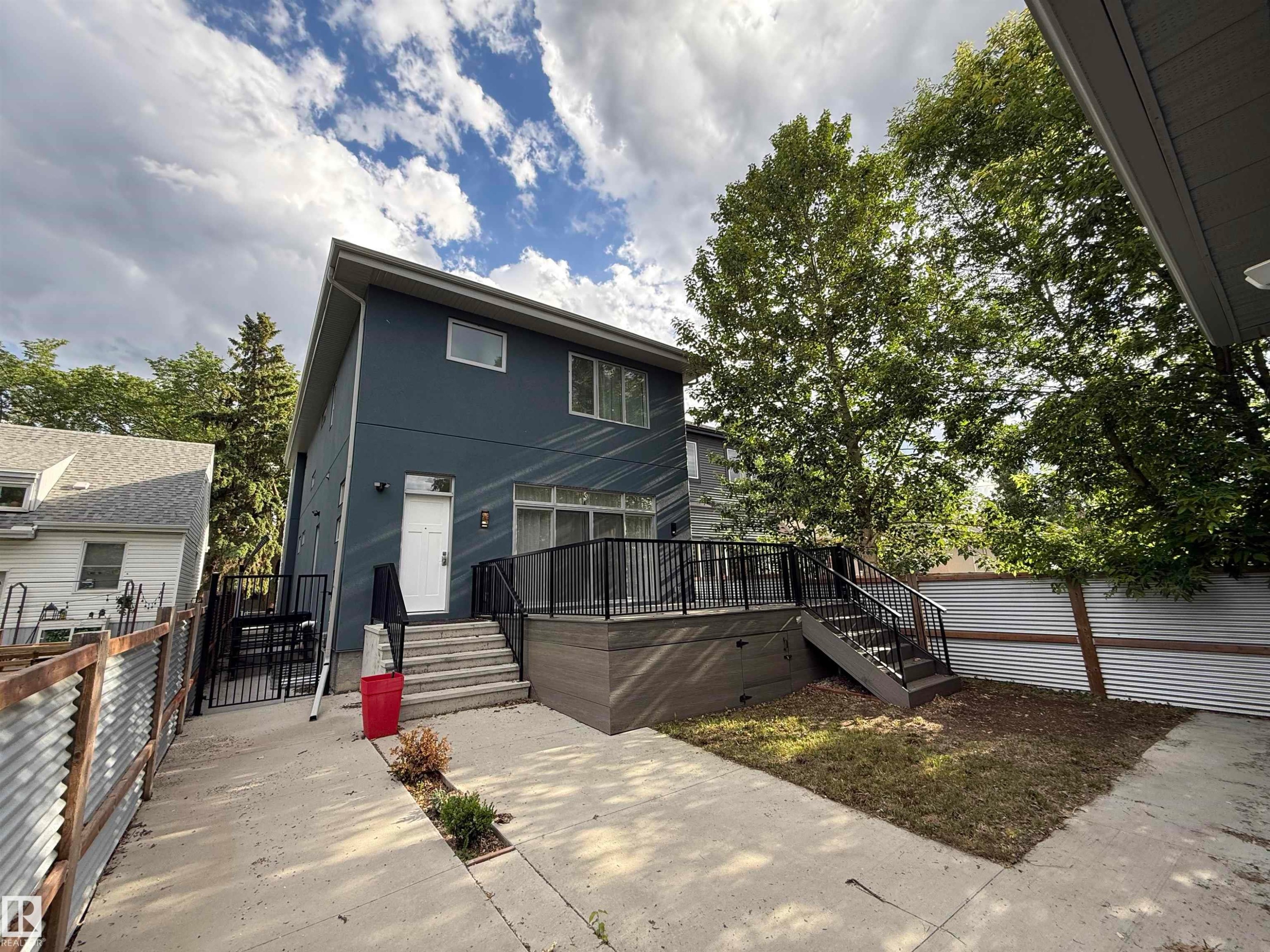 10506 68 Avenue, Edmonton, AB
