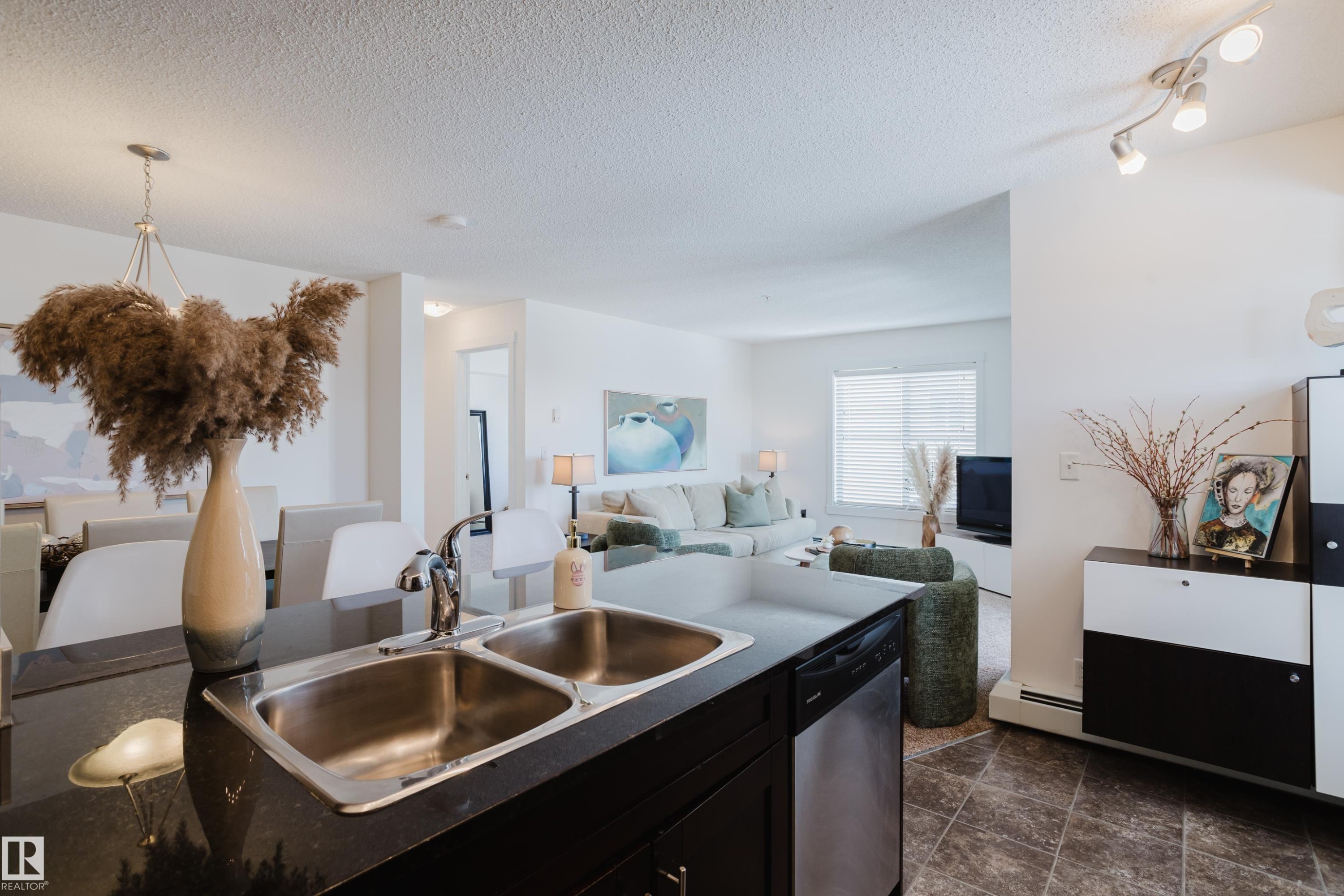 319 5804 Mullen Place, Edmonton, AB - Indoor Photo Showing Kitchen With Double Sink