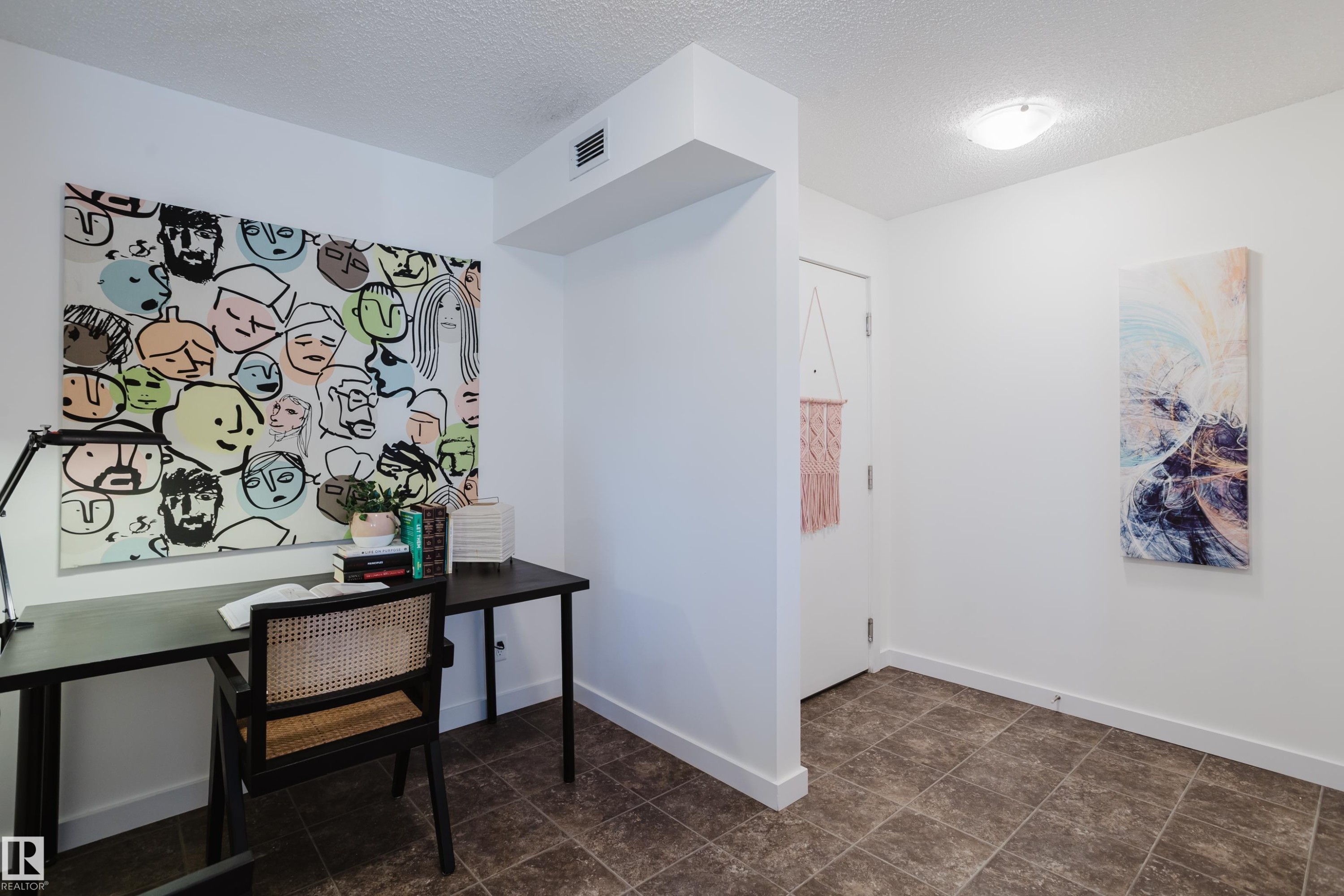 319 5804 Mullen Place, Edmonton, AB - Indoor Photo Showing Other Room