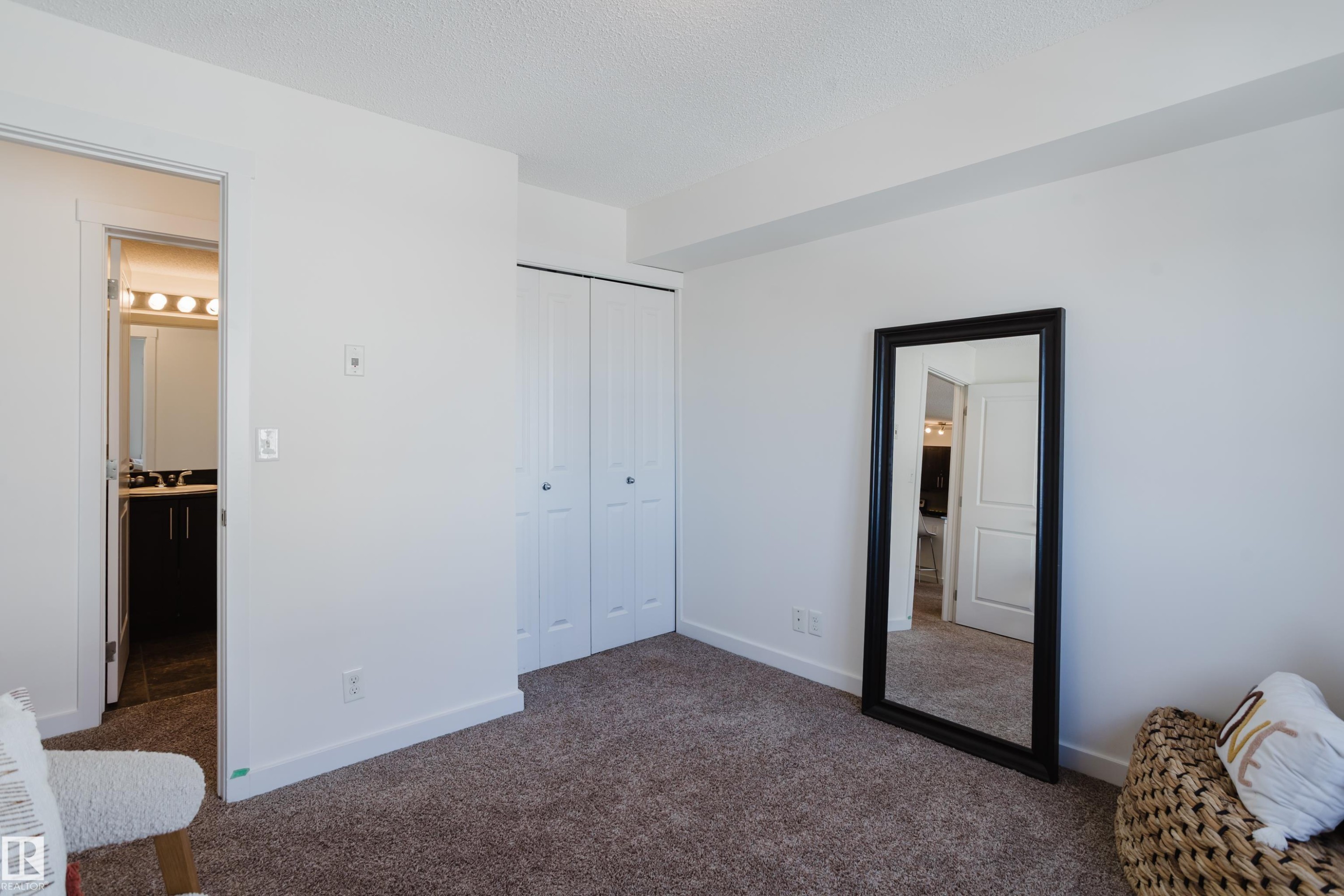 319 5804 Mullen Place, Edmonton, AB - Indoor