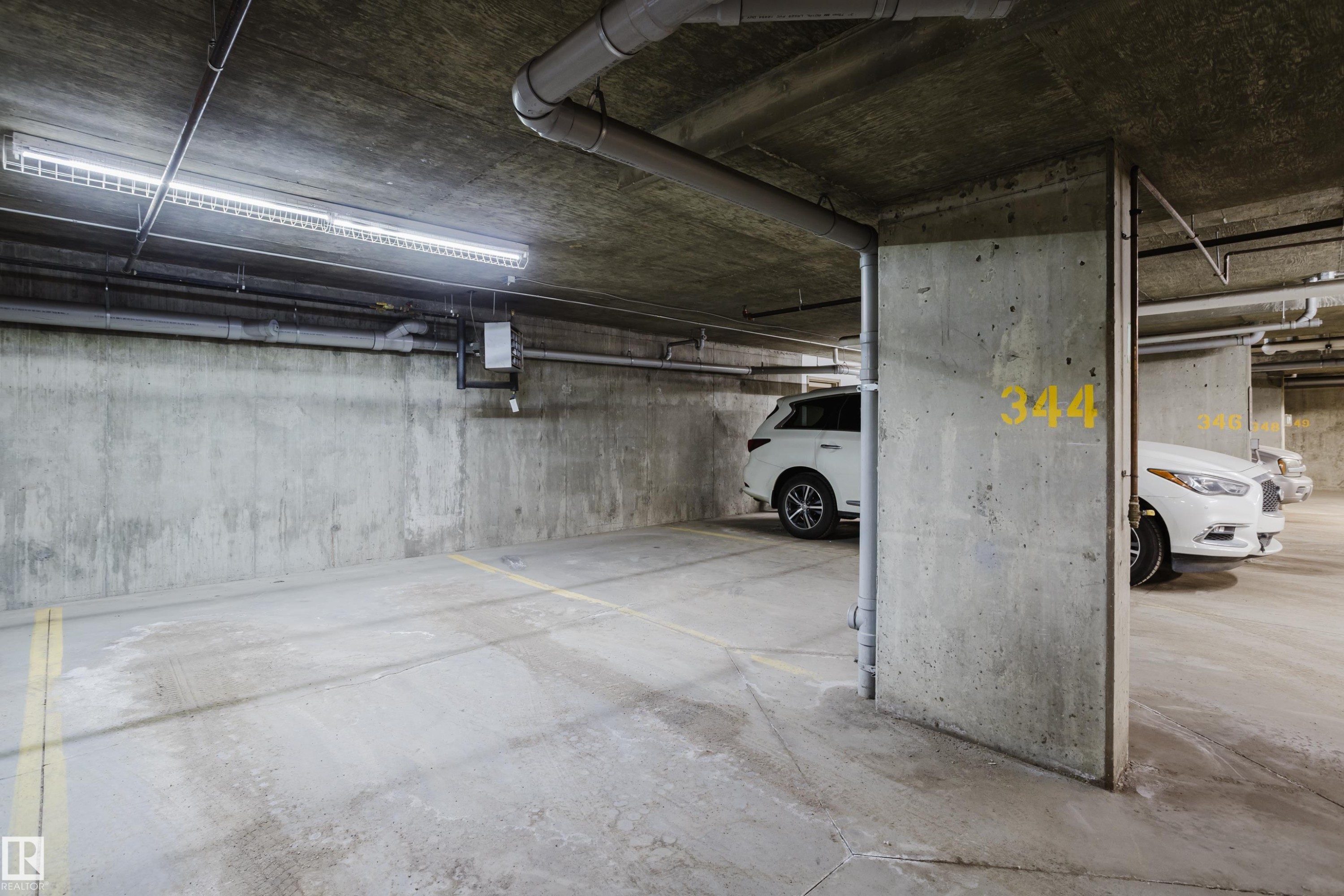319 5804 Mullen Place, Edmonton, AB - Indoor Photo Showing Garage