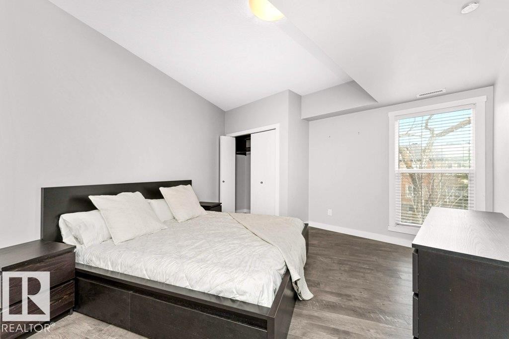 204 10126 144 Street, Edmonton, AB