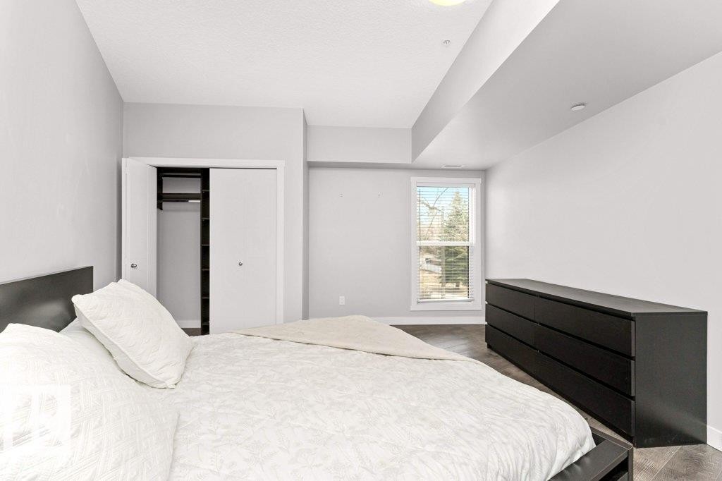 204 10126 144 Street, Edmonton, AB