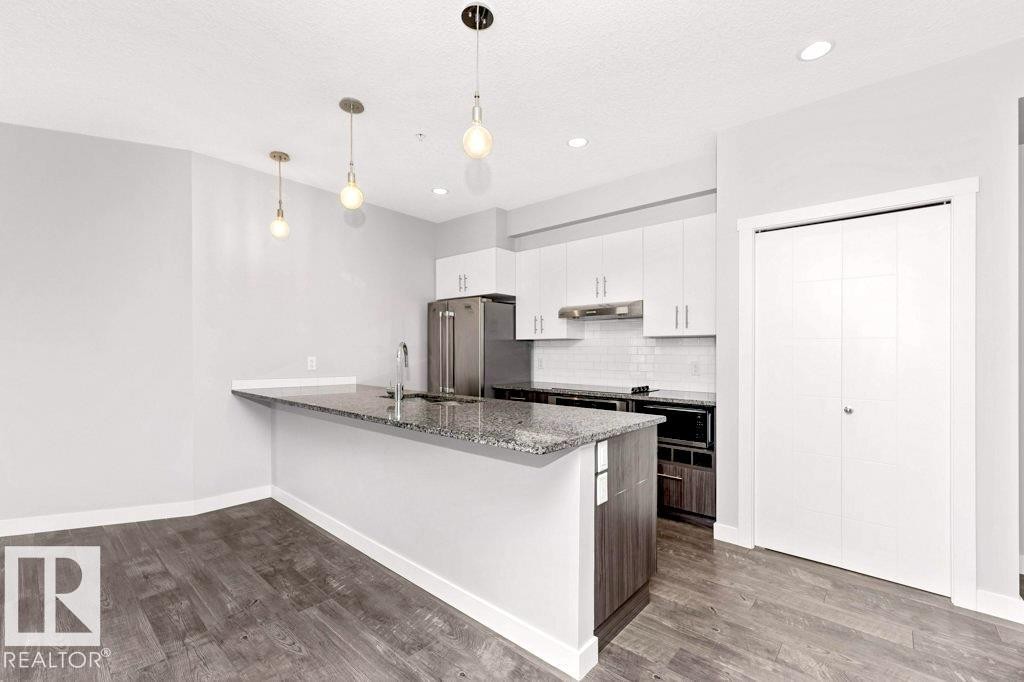 204 10126 144 Street, Edmonton, AB